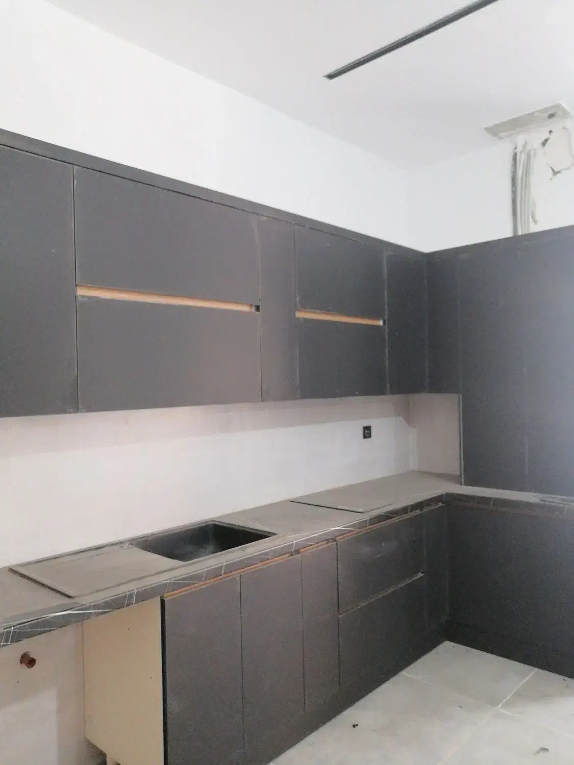 کارگر ساده یا نیمه ماهر برای نصب کابینت|استخدام معماری، عمران و ساختمانی|کرج, بنیاد|دیوار