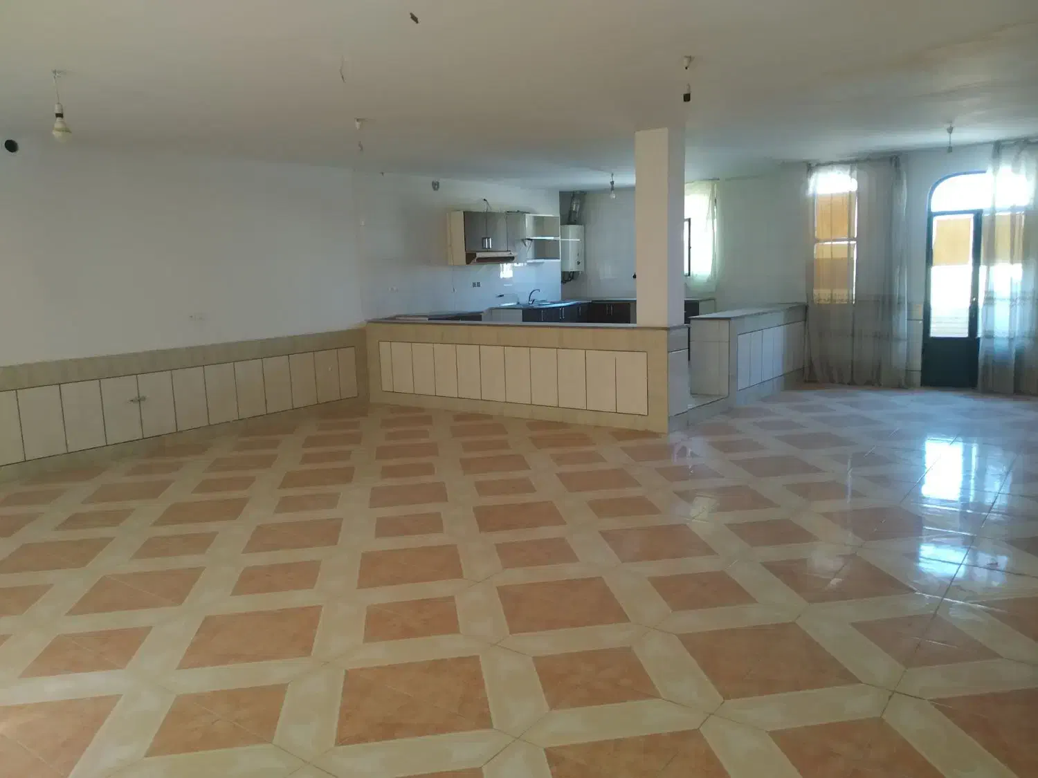 یک باب منزل طبقه اول واقع در اشترجان مساحت ۲۴۰متر|اجارهٔ آپارتمان|فلاورجان, |دیوار