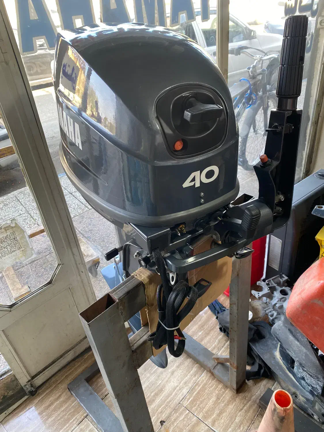 موتور ۴۰ صفر  استارتی داخل کارتون|قایق و سایر وسایل نقلیه|بندر انزلی, قلم گوده|دیوار