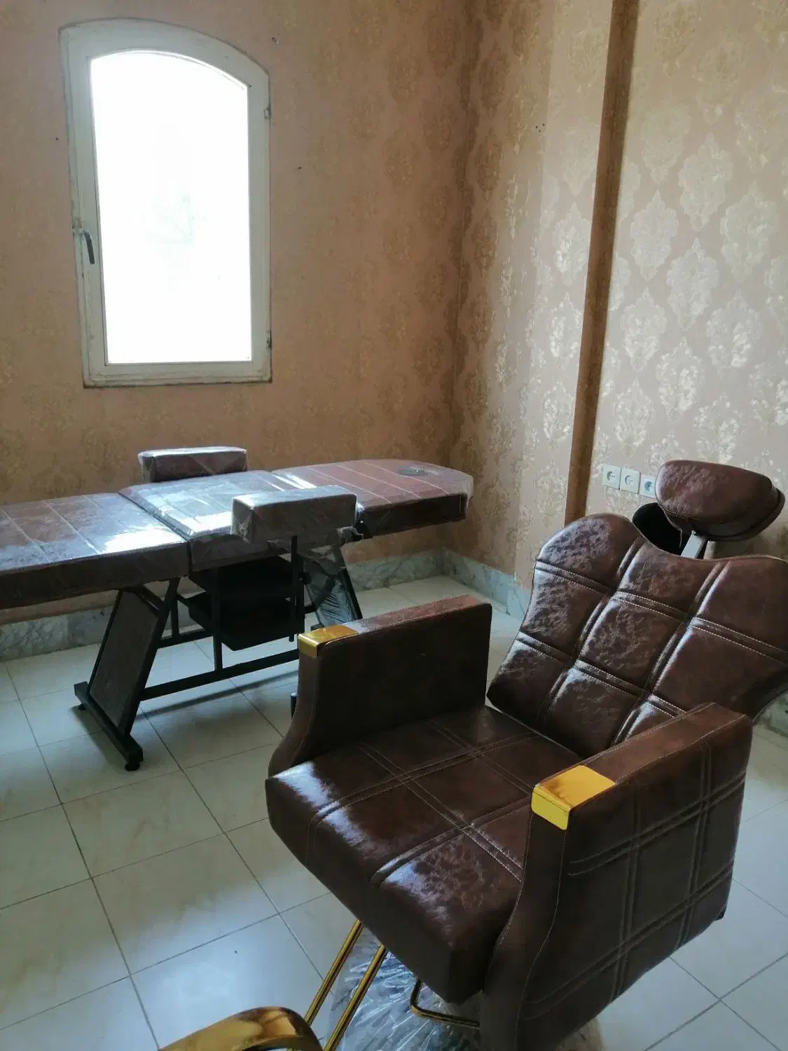 تخت مژه، صندلی میکاپ،صندلی پدیکور کفسابی|آرایشگاه و سالن‌های زیبایی|سبزوار, بیهق شرقی|دیوار