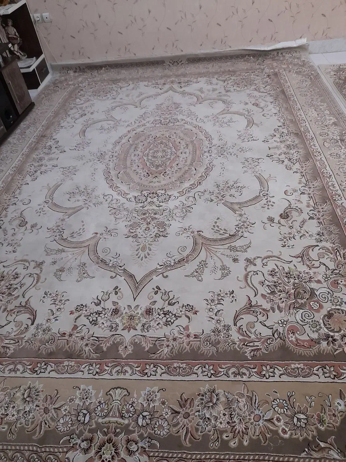 فرش|فرش|کرج, ساسانی (قلمستان)|دیوار