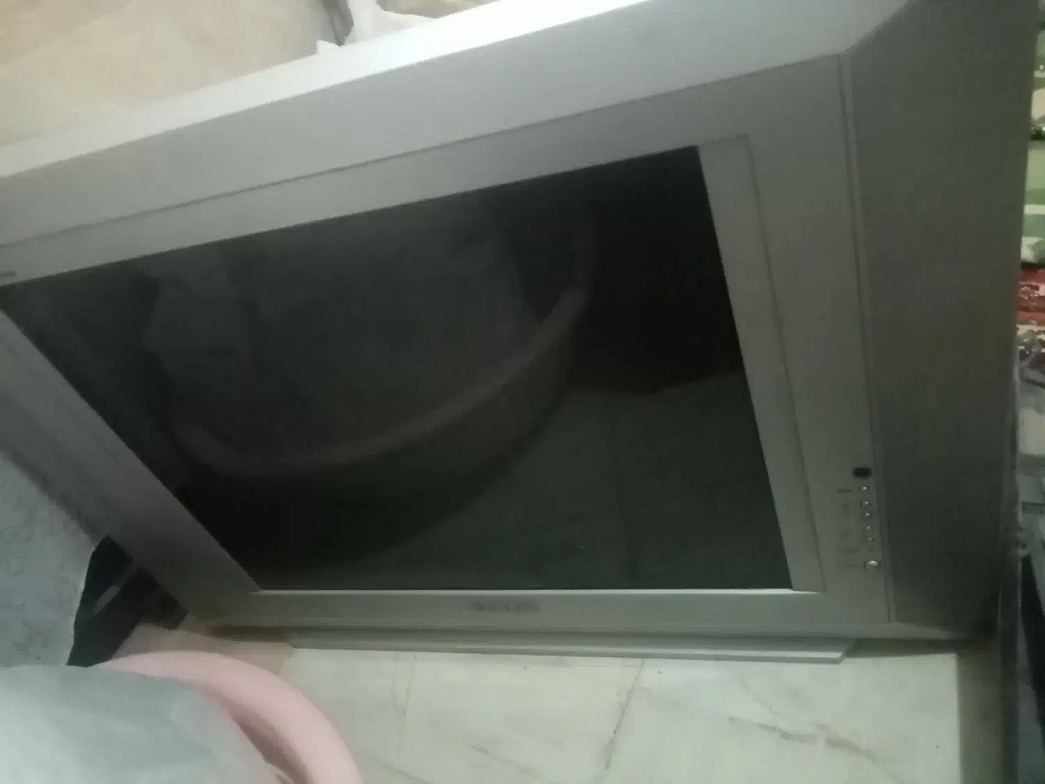 تلویزیون ومیزسالم به فروش میرسد|تلویزیون و پروژکتور|شیراز, شاپورجان|دیوار