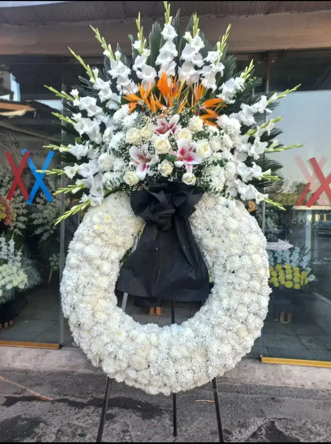 گل دوطبقه سه طبقه ختمی نمایشگاهی و درباری افتتاحیه|خدمات پذیرایی، مراسم|تهران, بازار|دیوار