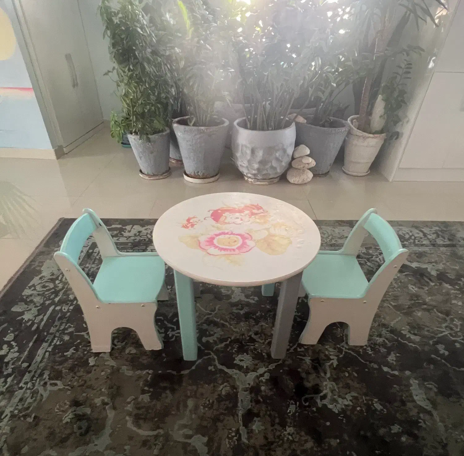 میز و صندلی بچه|تخت و صندلی بچه|کیش, |دیوار