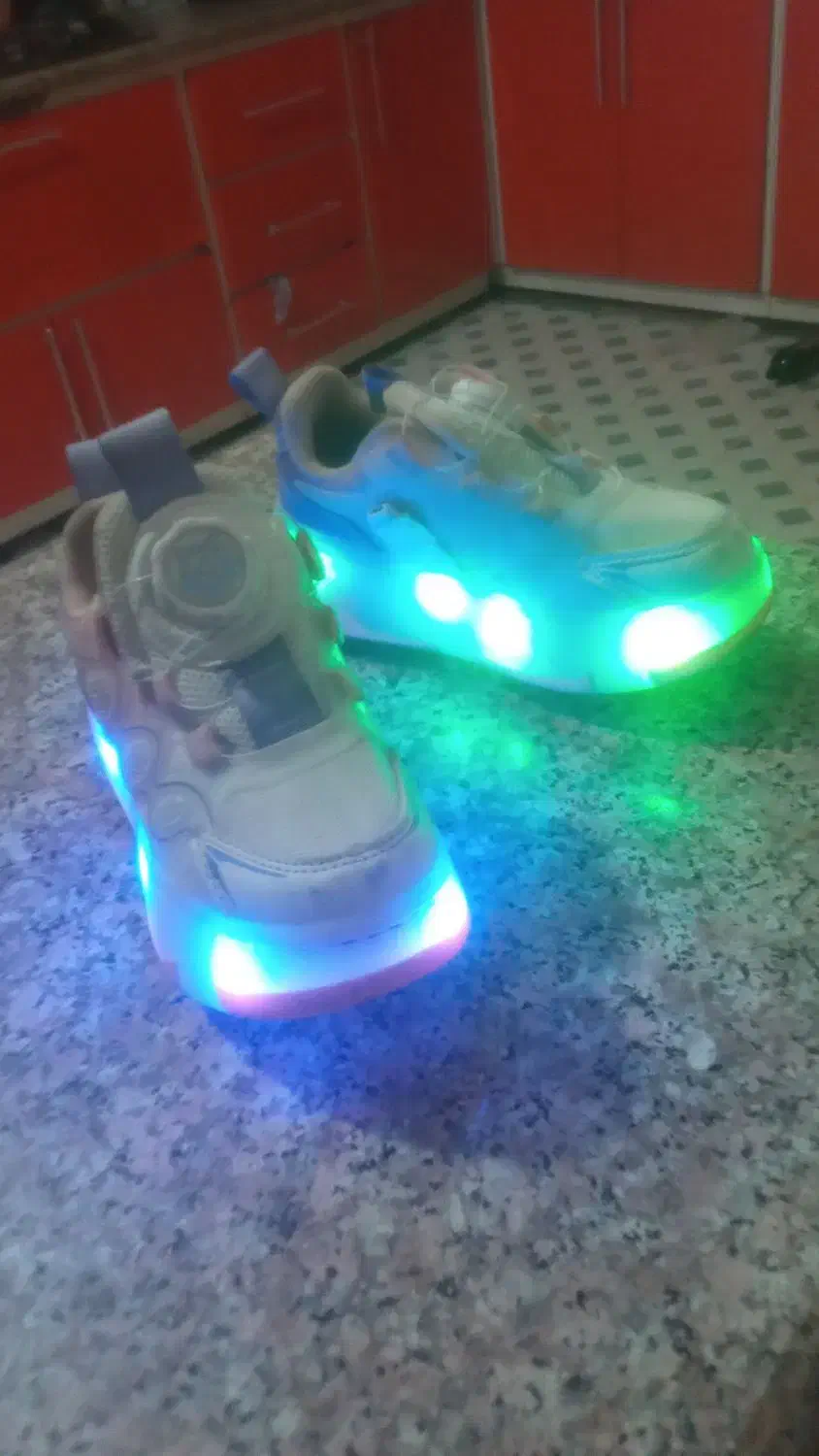 کفشهای اسکوتر|کفش و لباس بچه|بهبهان, |دیوار