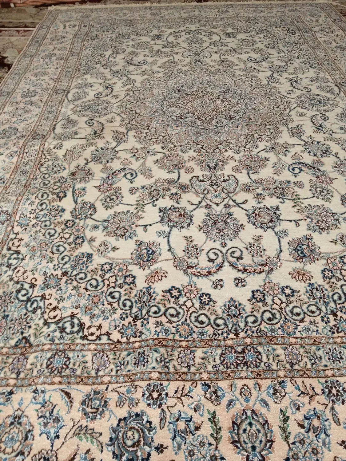 قالی دستباف|فرش|اصفهان, مرداویج|دیوار