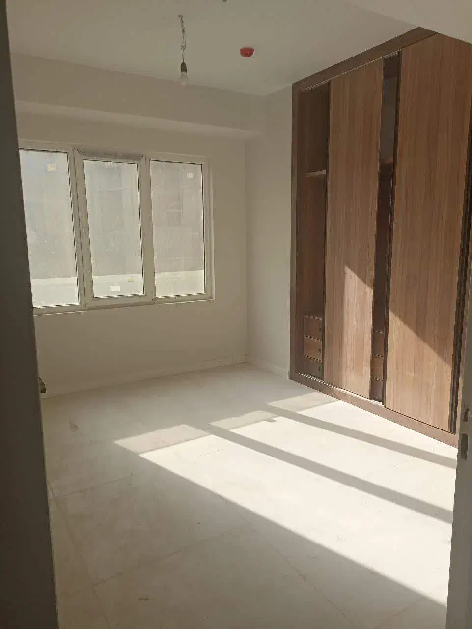 ۱۵۵ متری، کلید نخورده، شیک