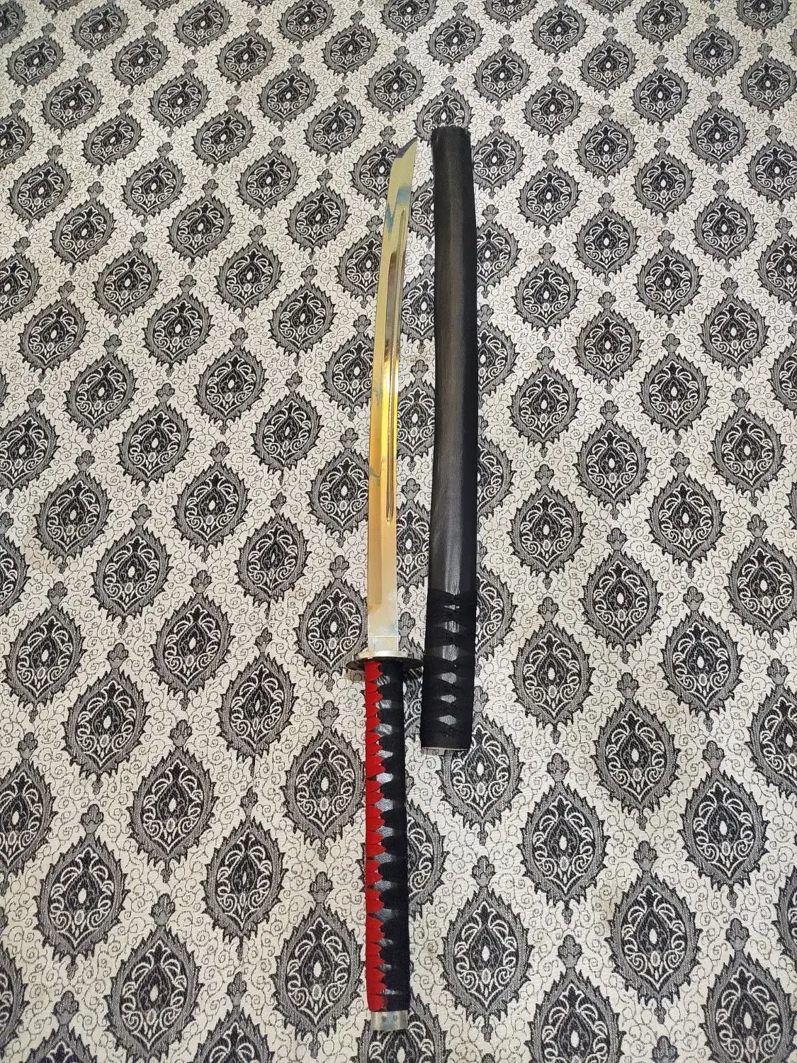 شمشیر گمنشده|اشیا|قزوین, |دیوار