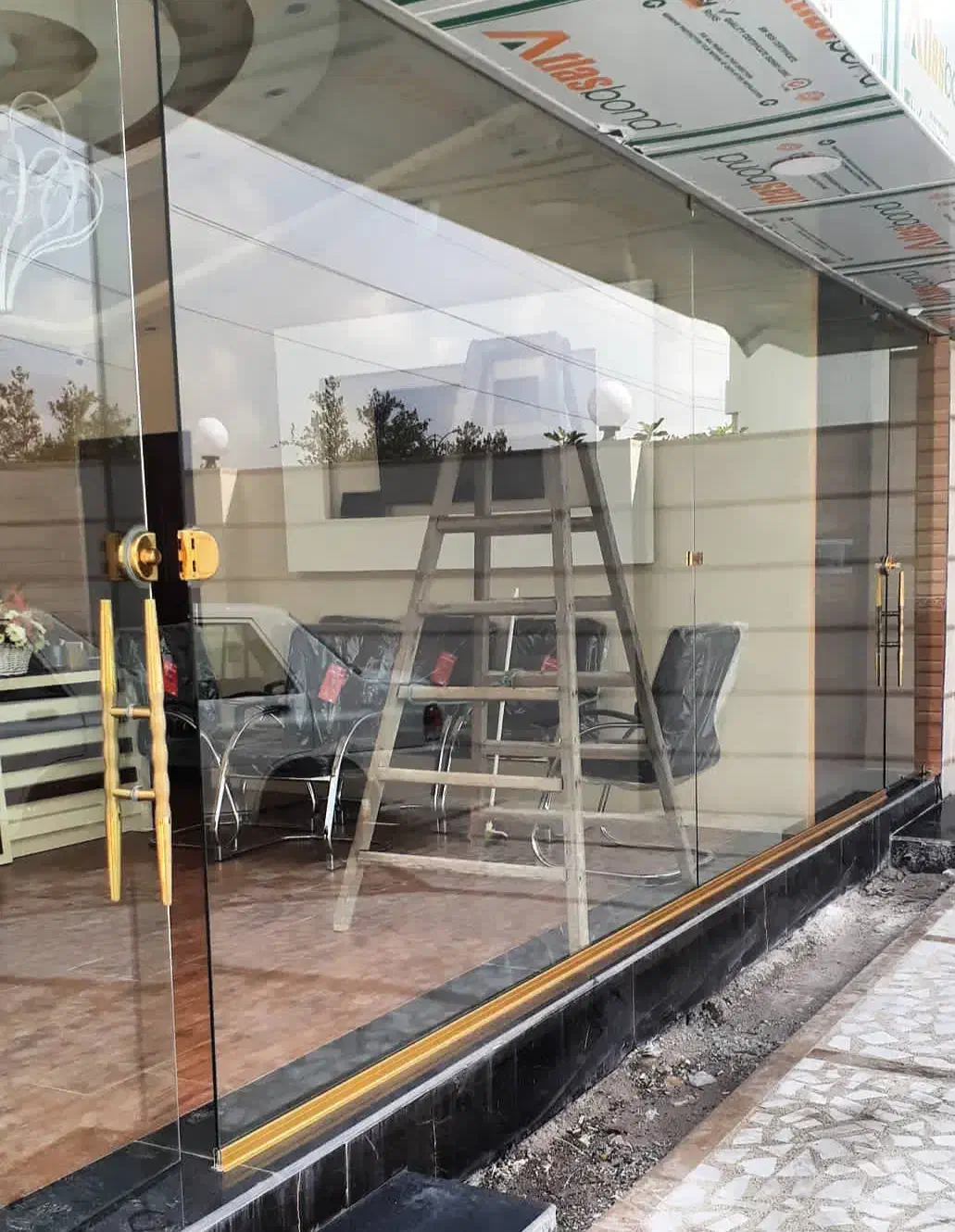 * شیشه سکوریت و کرکره برقی*|خدمات پیشه و مهارت|رشت, کوی غلام نیا|دیوار