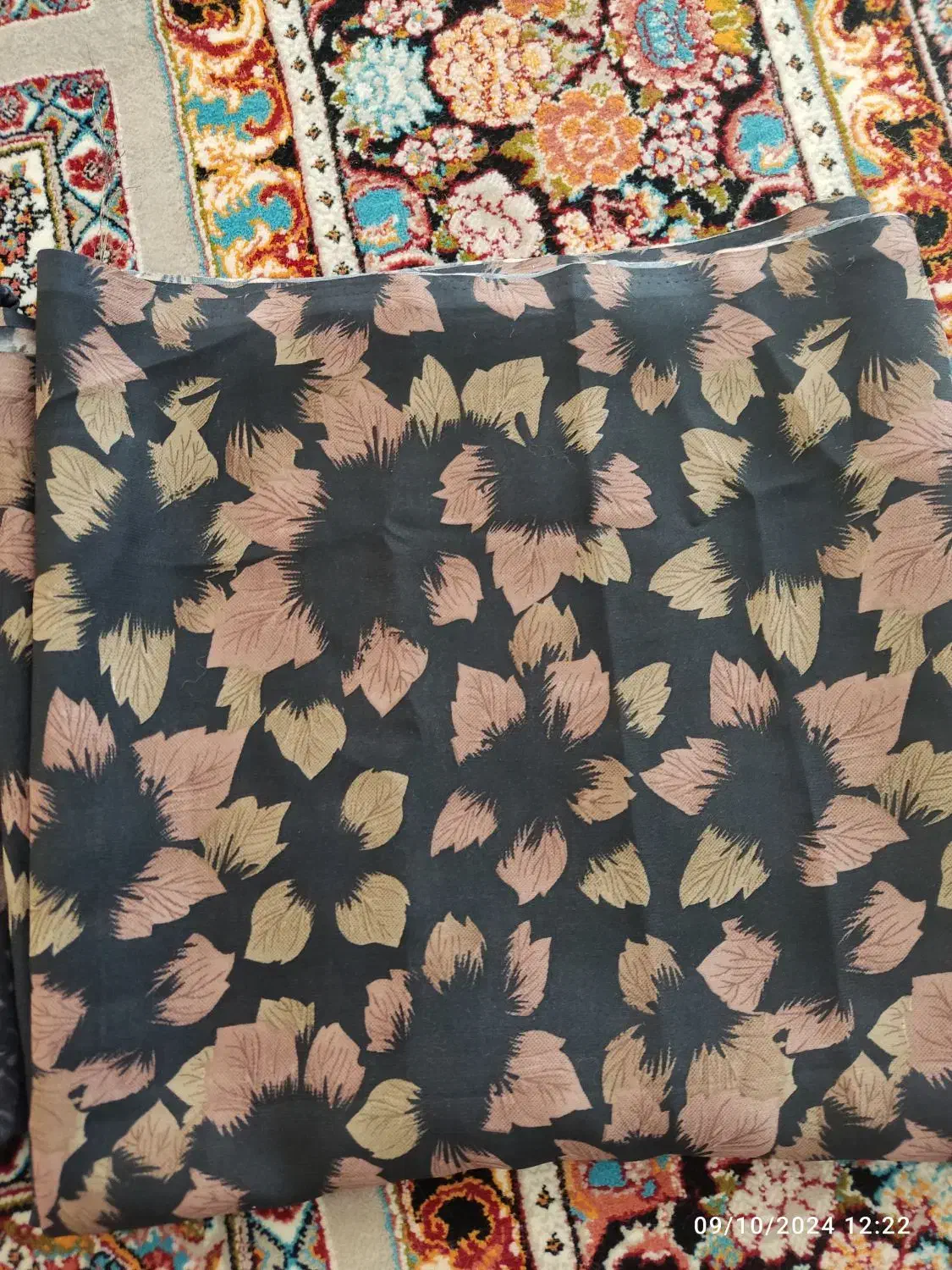 چادر دوخته شده|لباس|شاهین‌شهر, فردوسی|دیوار