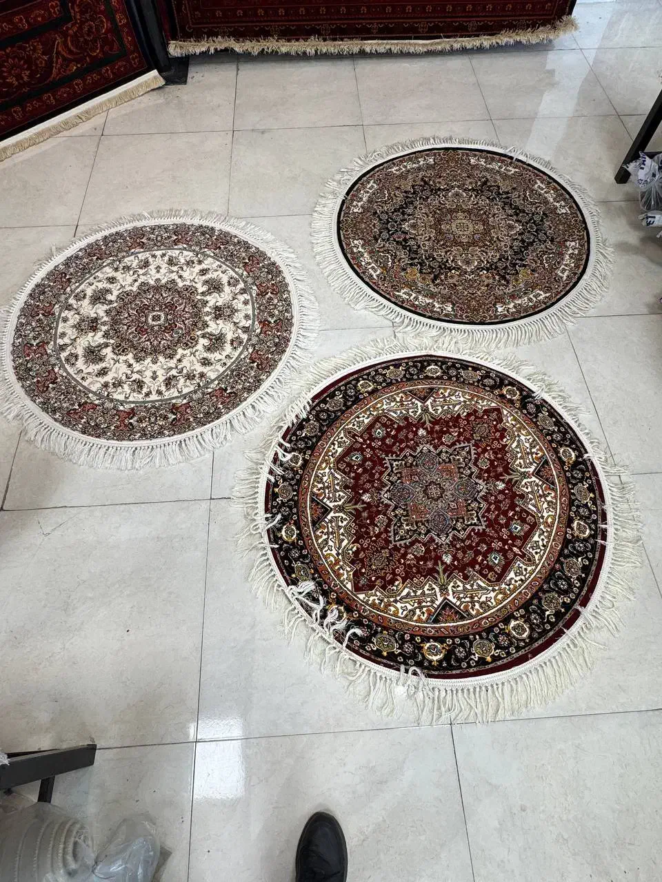 فرش ماشینی دایره (سرای فرش آوین)|فرش|تبریز, |دیوار