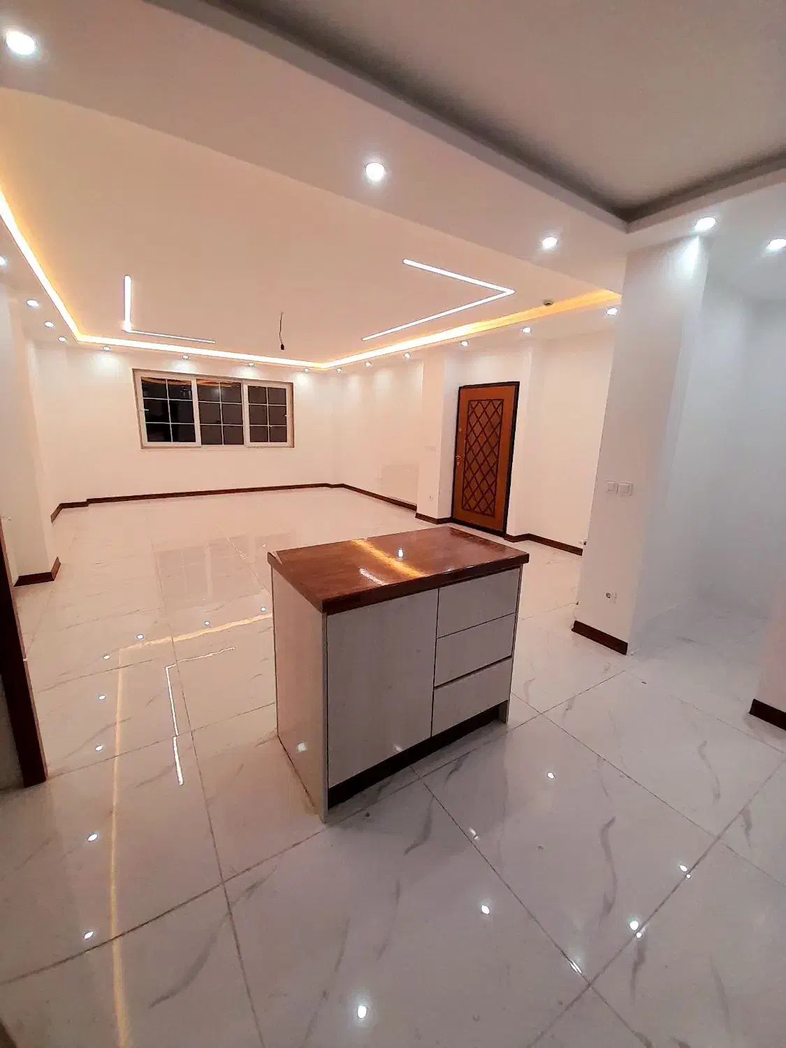 واحد ۸۵ متری کلید نخورده در خیابان تهران|اجارهٔ آپارتمان|بندر انزلی, آخرخط|دیوار