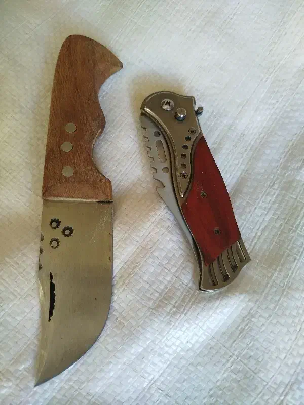 چاقو جیبی|کلکسیون اشیاء عتیقه|بروجرد, |دیوار