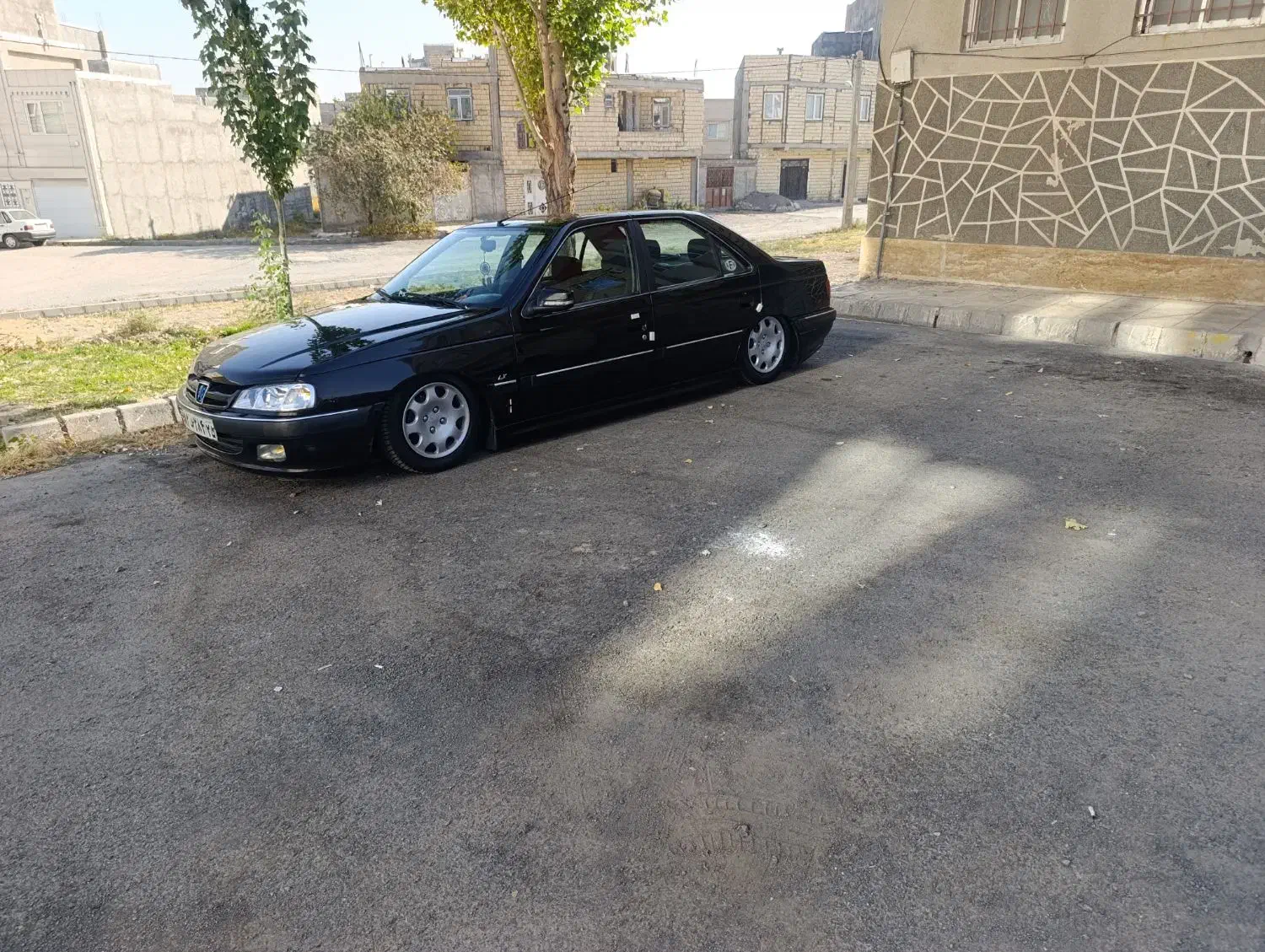 پرشیا مشکی|خودرو سواری و وانت|میانه, |دیوار