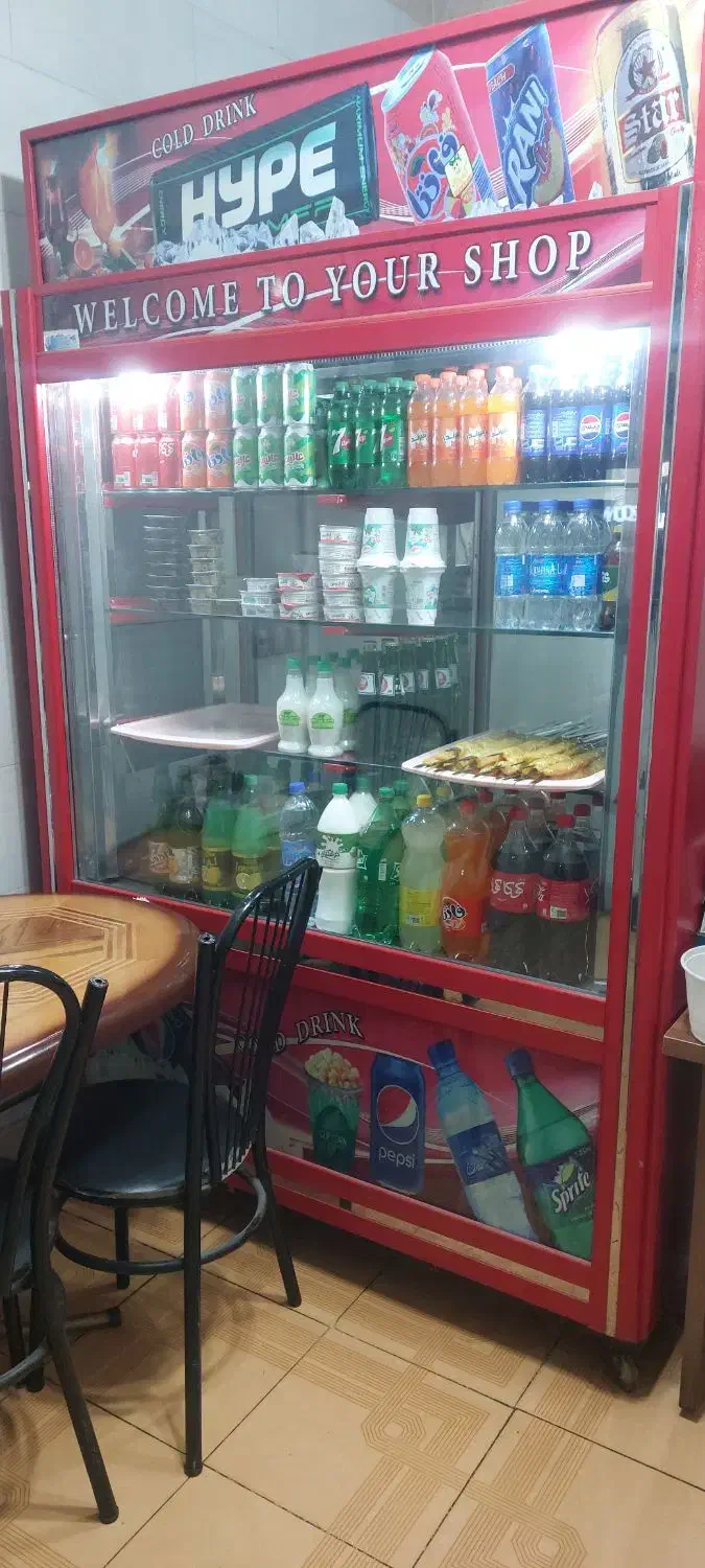 فروش یخچال و کباب پز و تعدادی وسایل غذاخوری|کافیشاپ و رستوران|آذرشهر, |دیوار