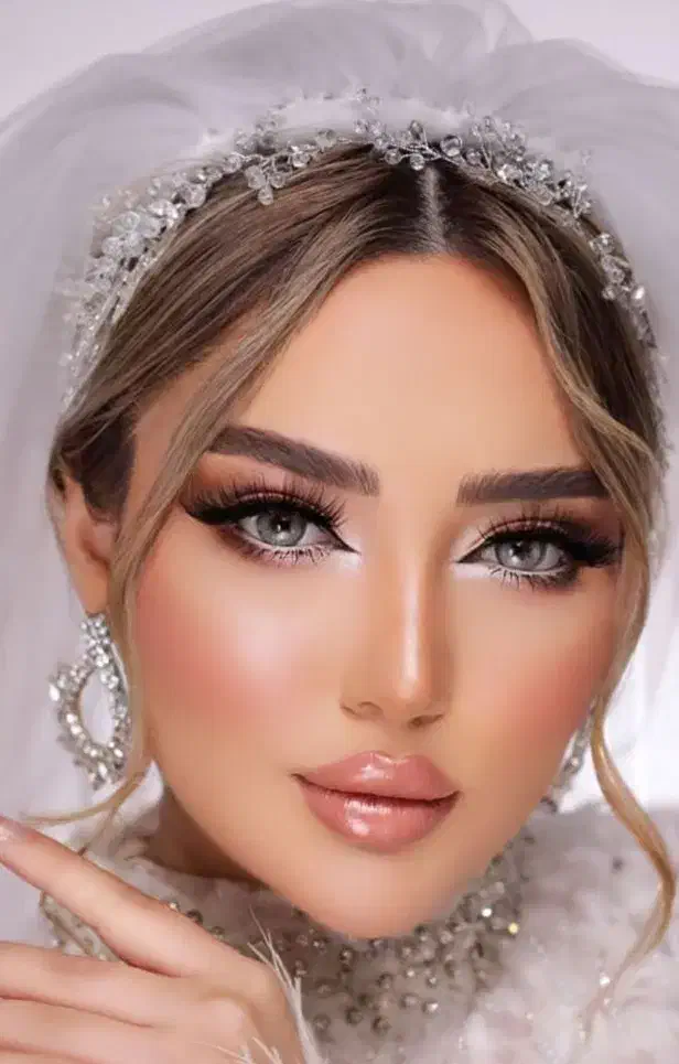 تخفیف میکاپ شنیون عروس وهمراهی|خدمات آرایشگری و زیبایی|زابل, |دیوار