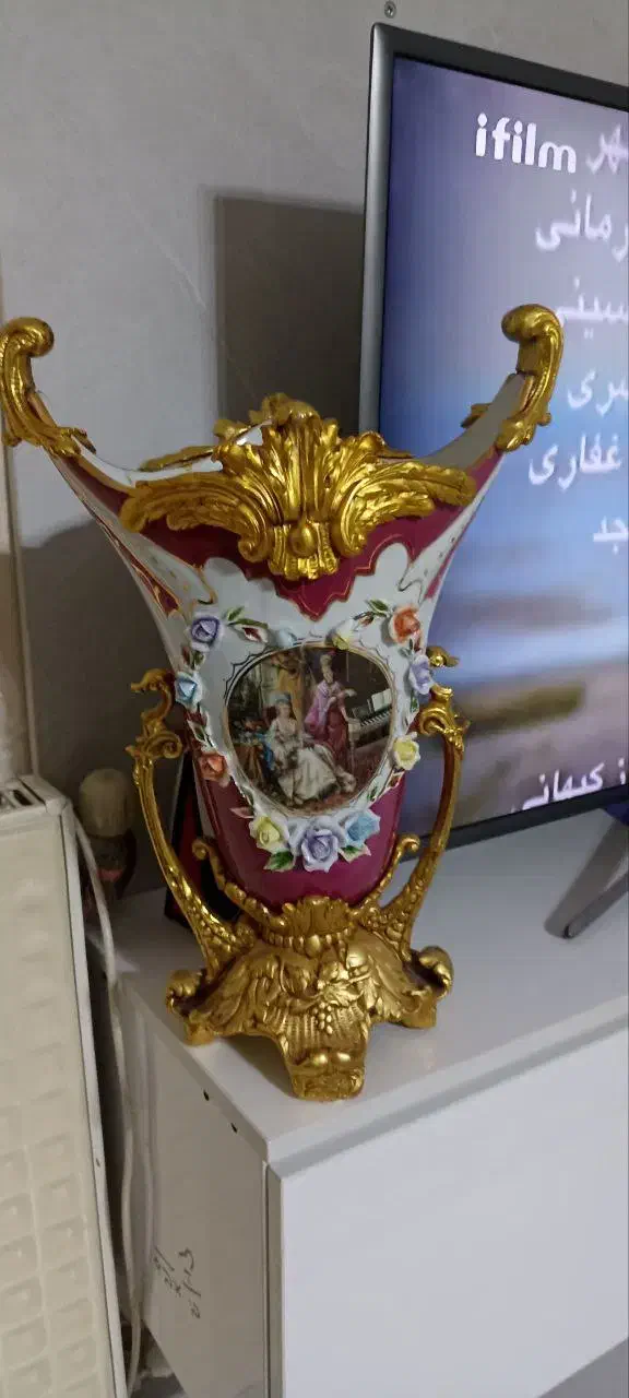 دوتا گلدون یه جا میوه وقهوه ساز|ظروف سرو و پذیرایی|گلوگاه بابل (گلیا), |دیوار