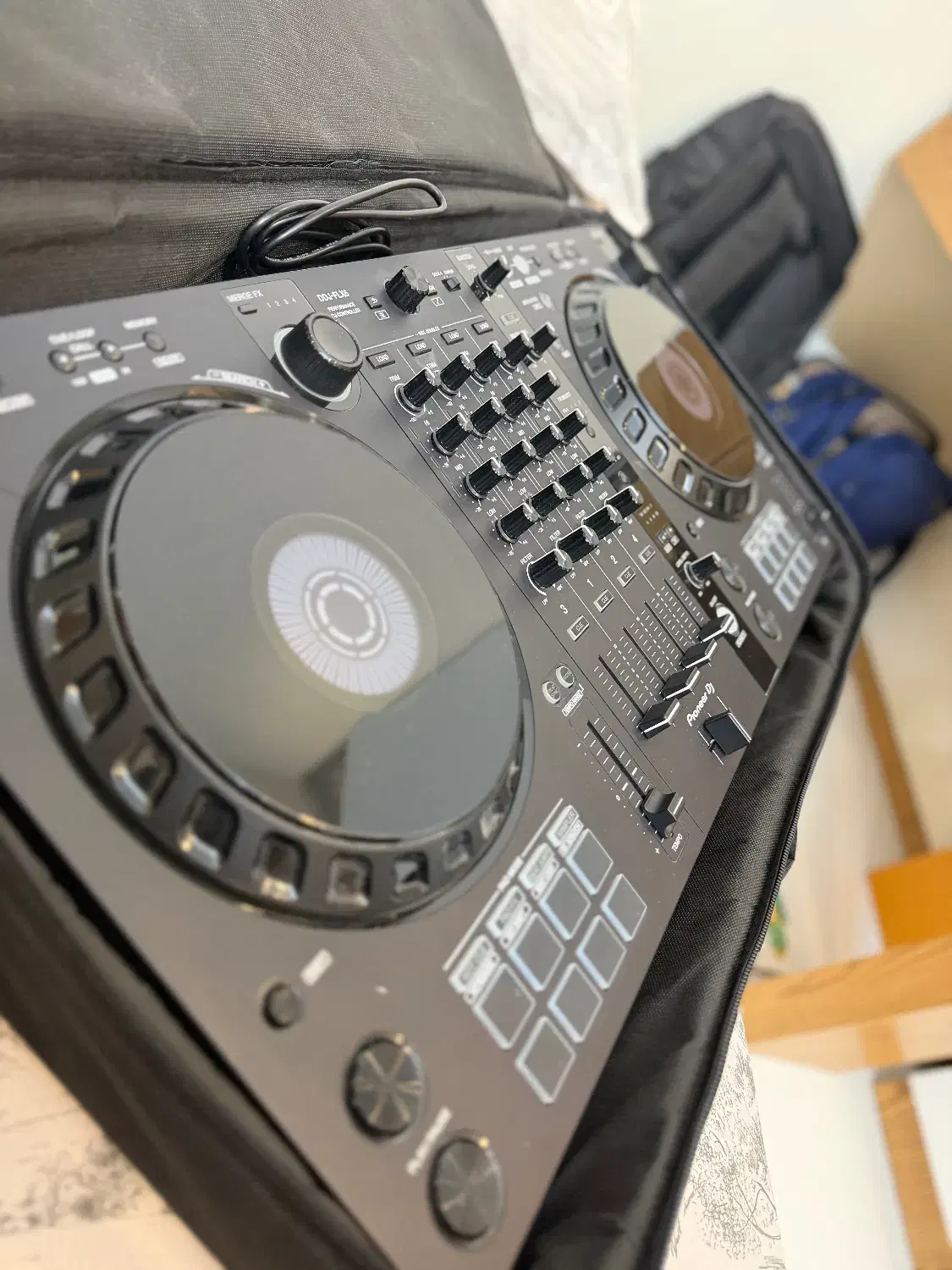 دستگاه دی جی FLX6|صوتی و تصویری|اصفهان, آبشار|دیوار