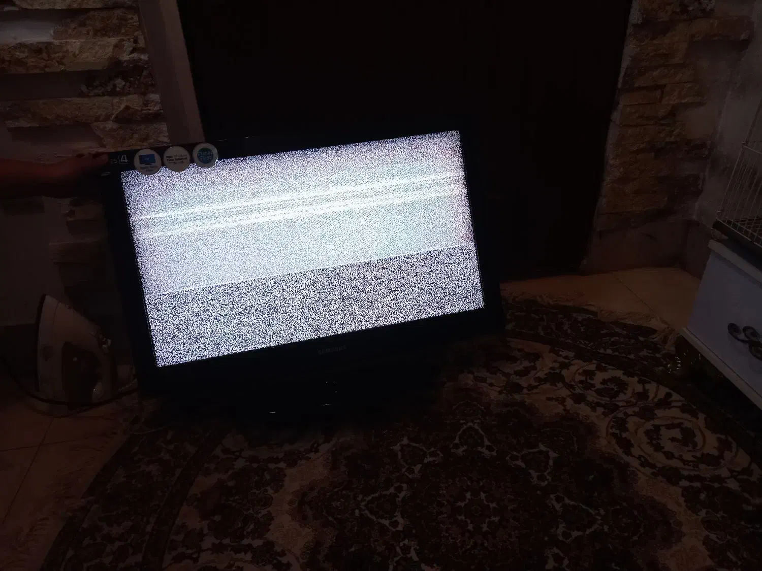 تلویزیون با پنل نیمه سوخته|تلویزیون و پروژکتور|آستانه اشرفیه, |دیوار