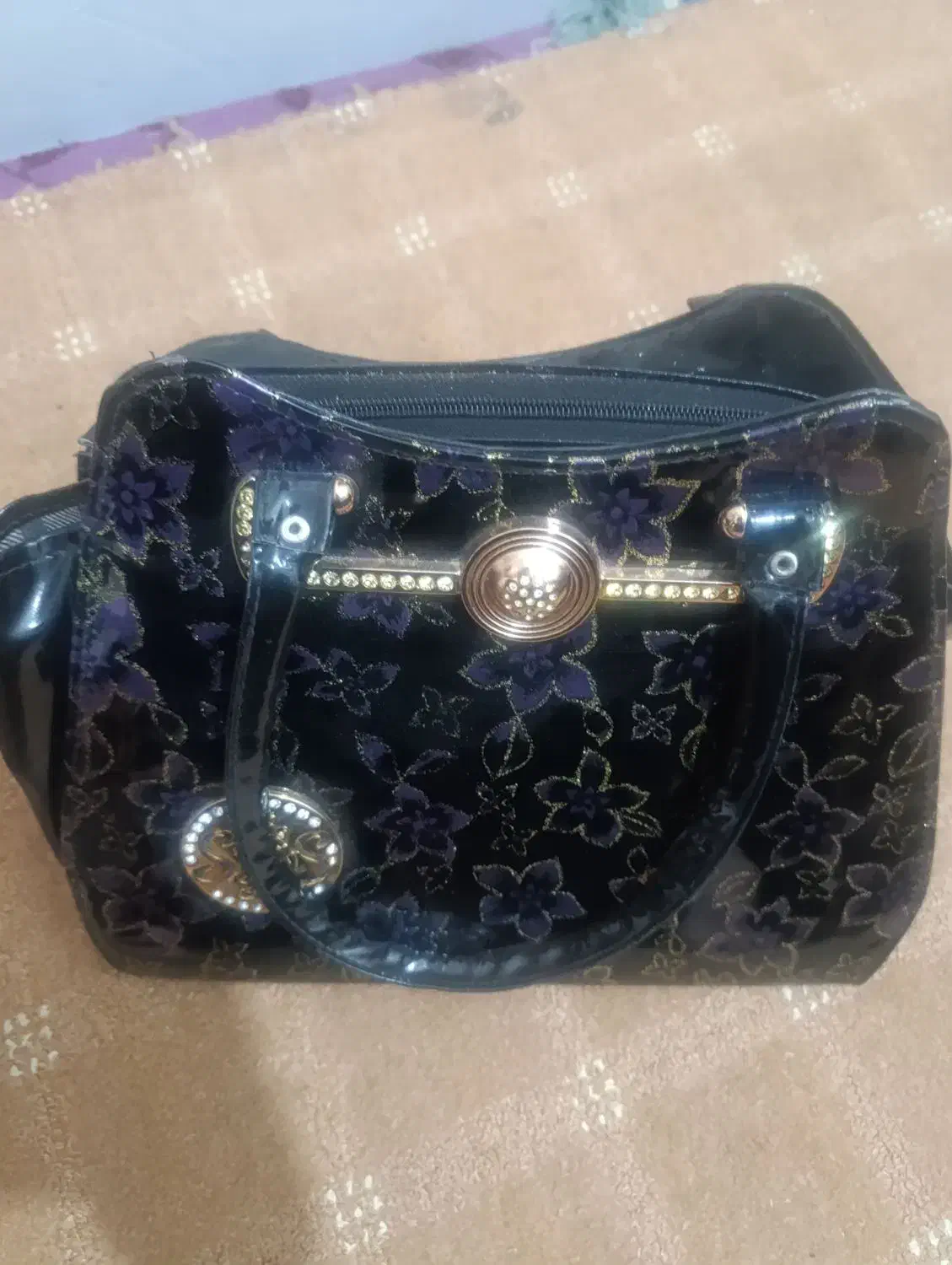 کیفهای چرمی|کیف، کفش، کمربند|دوگنبدان, |دیوار