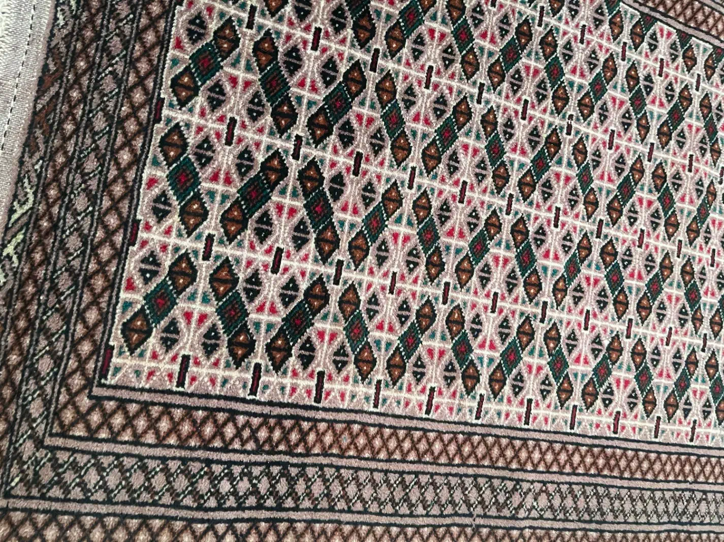 قالیچه دستباف ۱ * ۱/۴۰|فرش|مشهد, فردوسی|دیوار