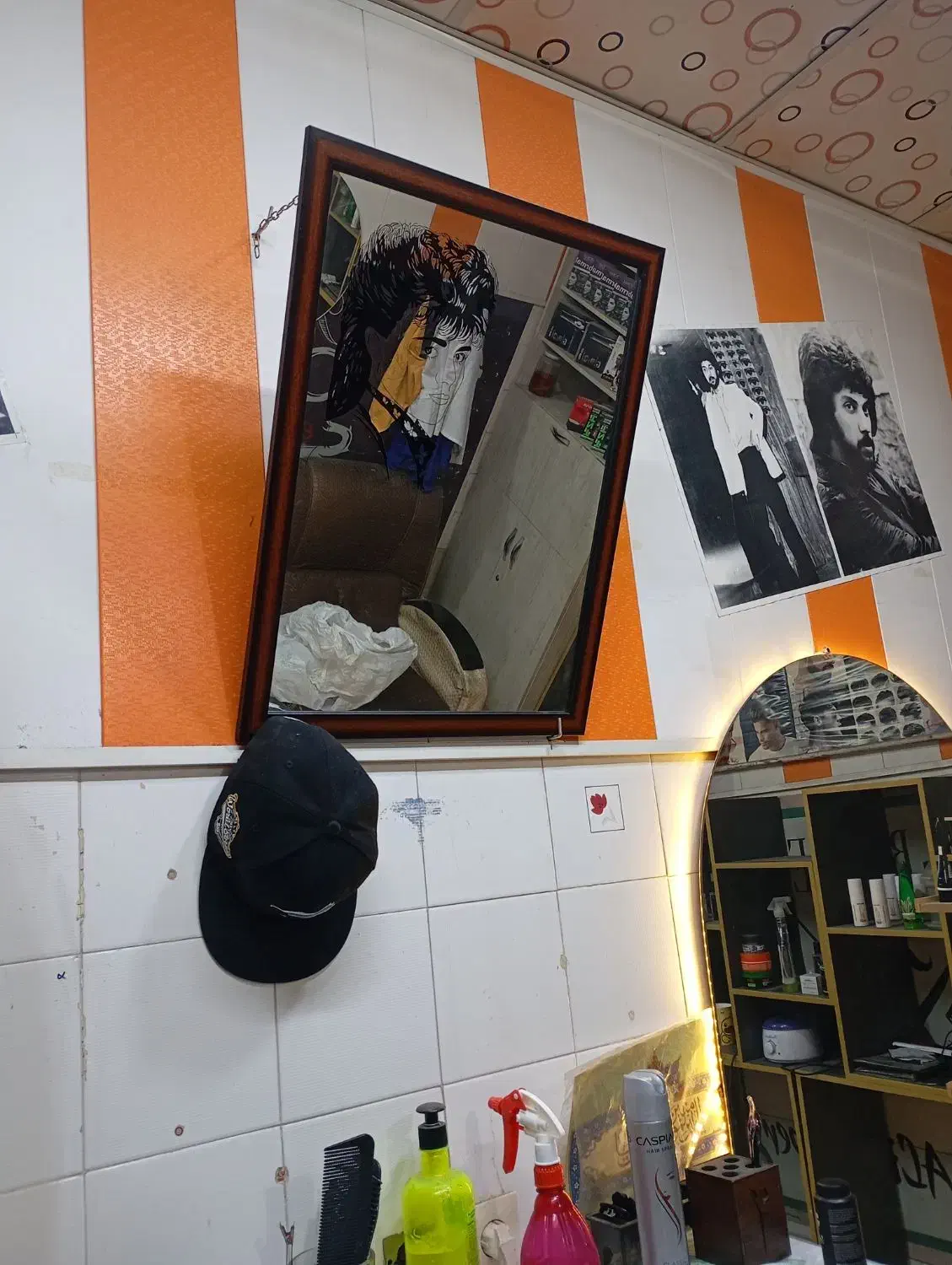 آینه رخ دار|آینه|همدان, |دیوار