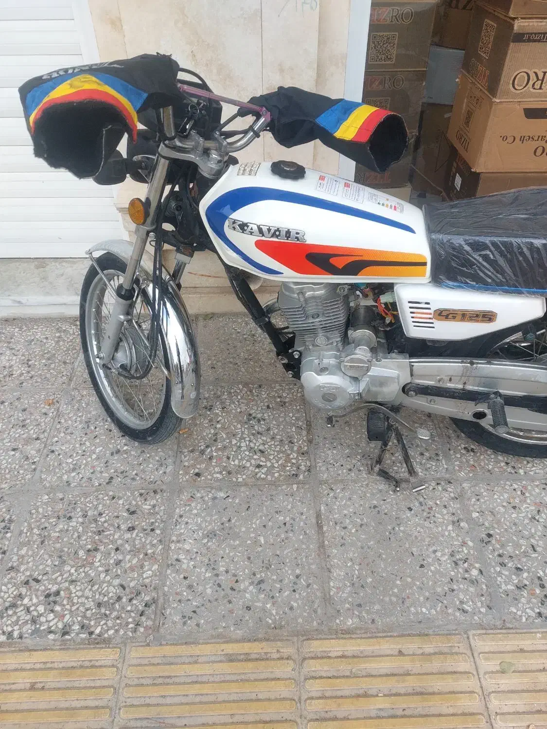 کویر مدل 93|موتورسیکلت|نی‌ریز, |دیوار