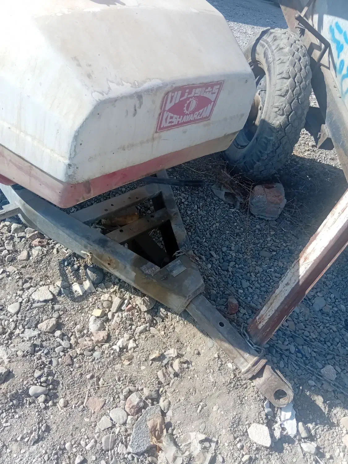 تراکتور ۲۴۰ همراه با ادوات|خودرو سنگین|نوشین شهر, |دیوار