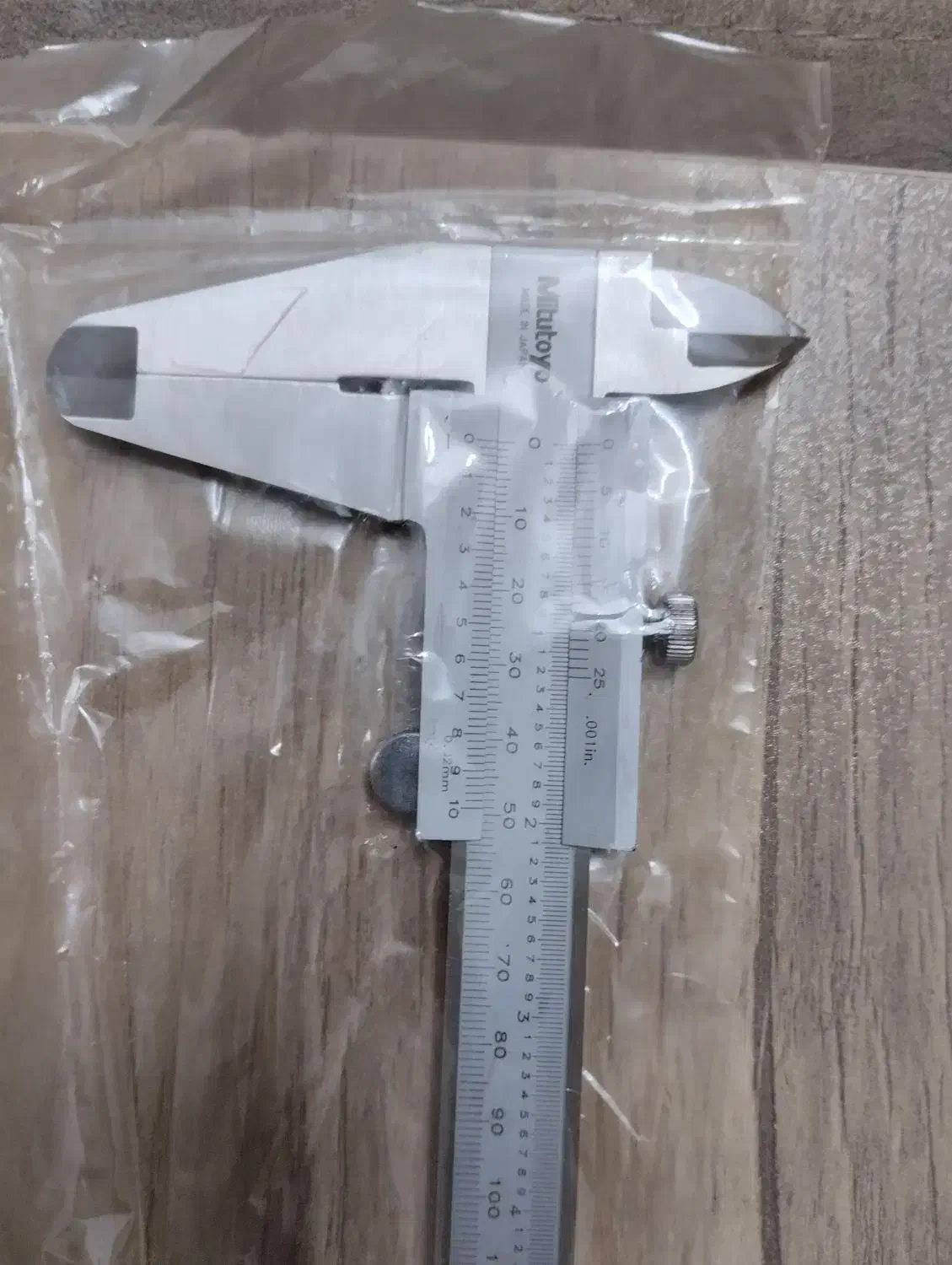 کولیس میتوتویو|ابزارآلات|مشهد, هفت تیر (آب و برق)|دیوار