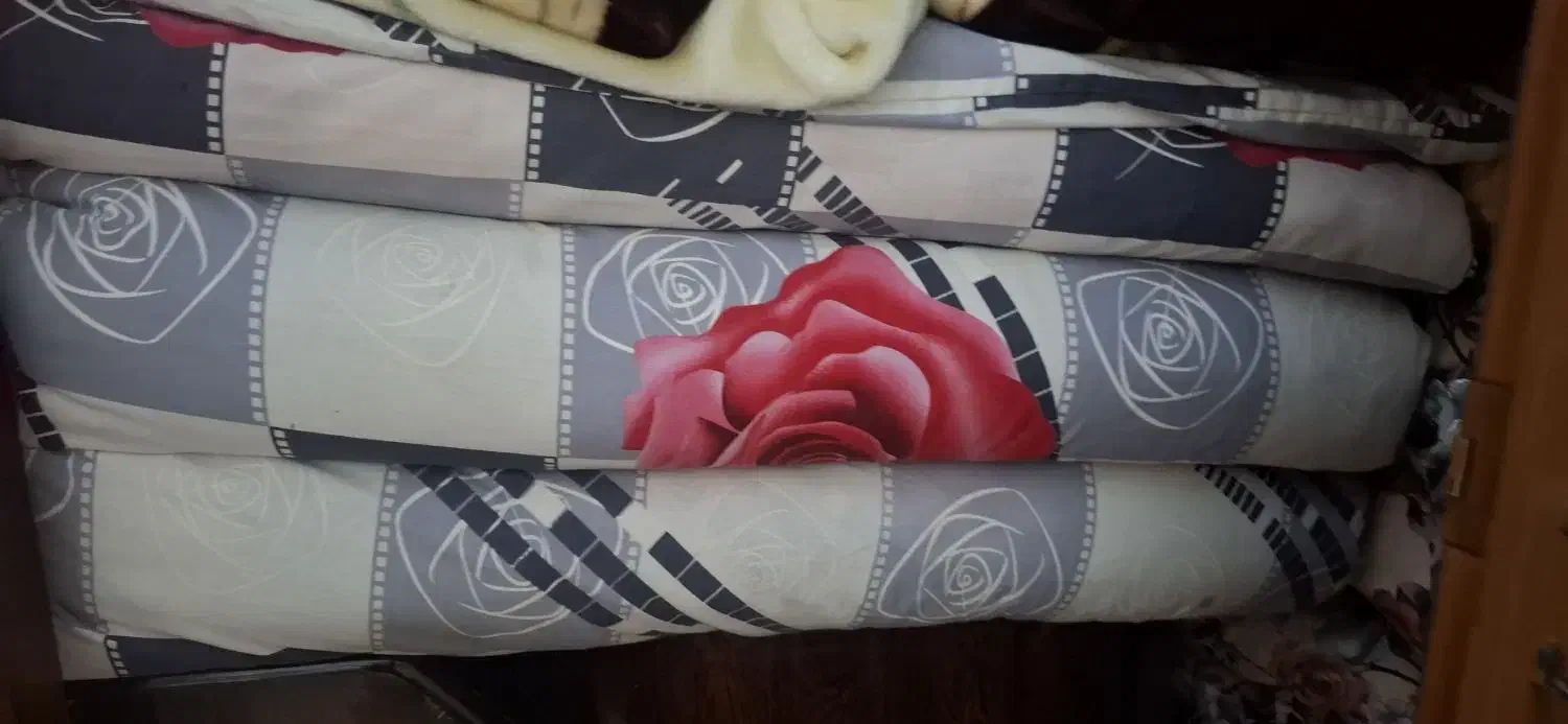 سه عدد تشک تازه آماده شده|رختخواب، بالش، پتو|همدان, |دیوار