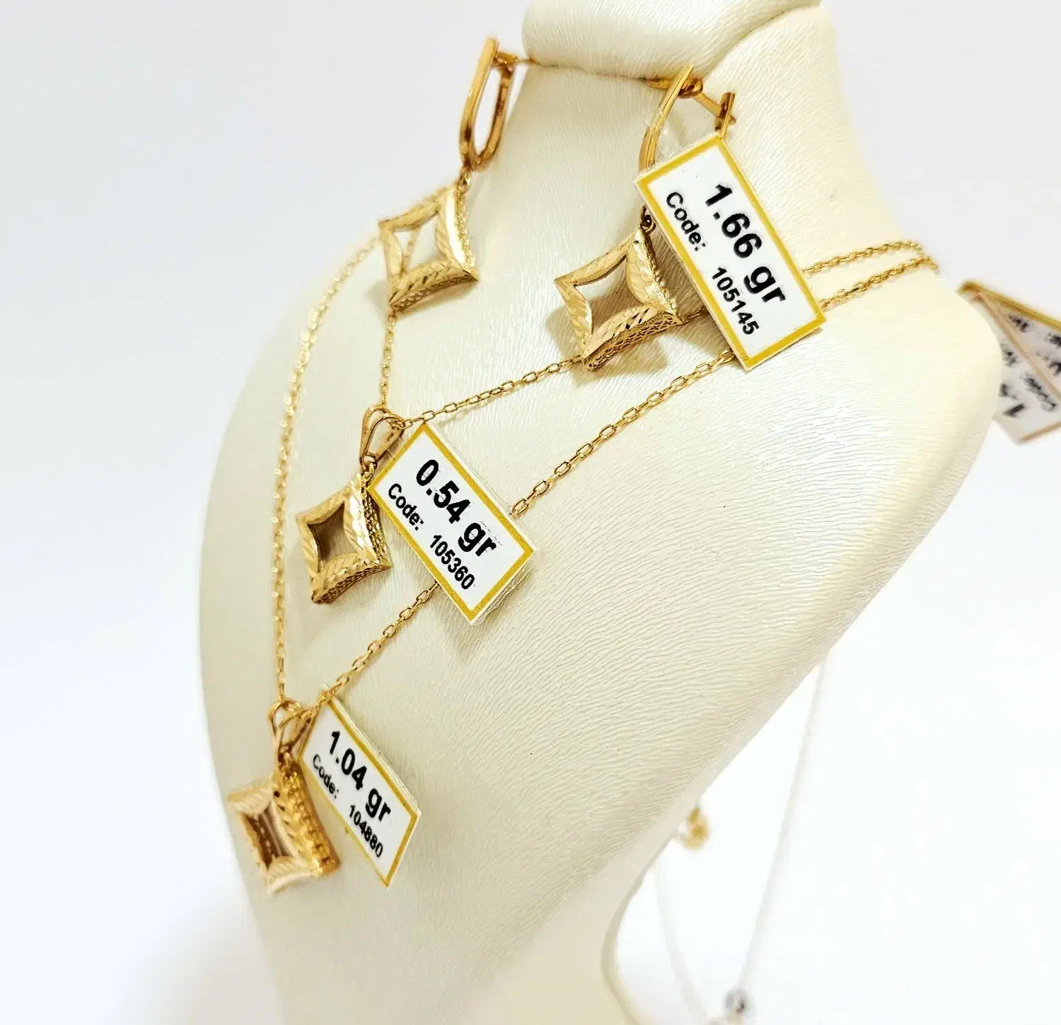 نیم ست طلا بدون زنجیر ونکلیف لوزی پلاک گوشواره|جواهرات|مشهد, ده دی|دیوار