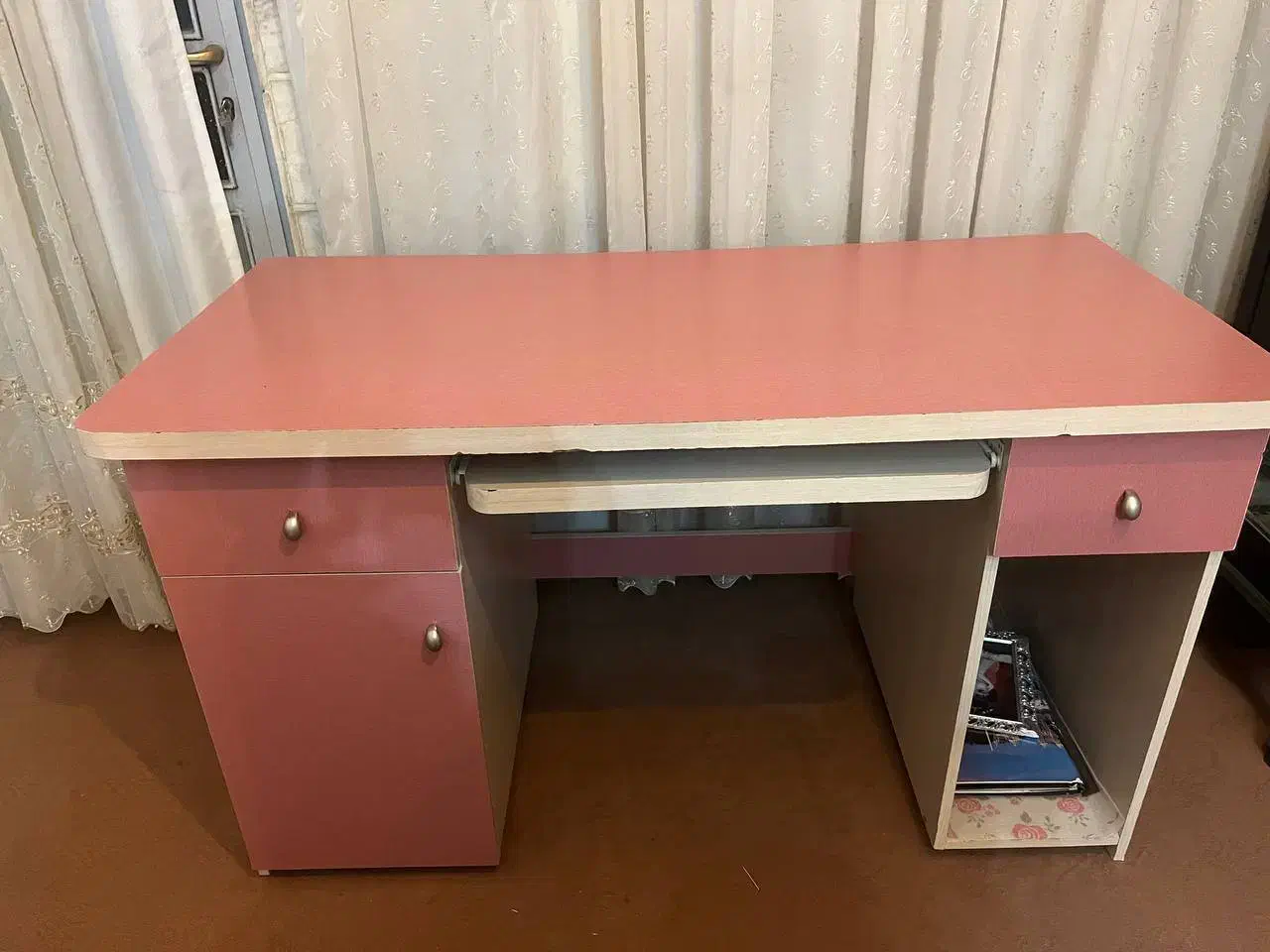 فروش میز|میز تحریر و کامپیوتر|گلپایگان, |دیوار