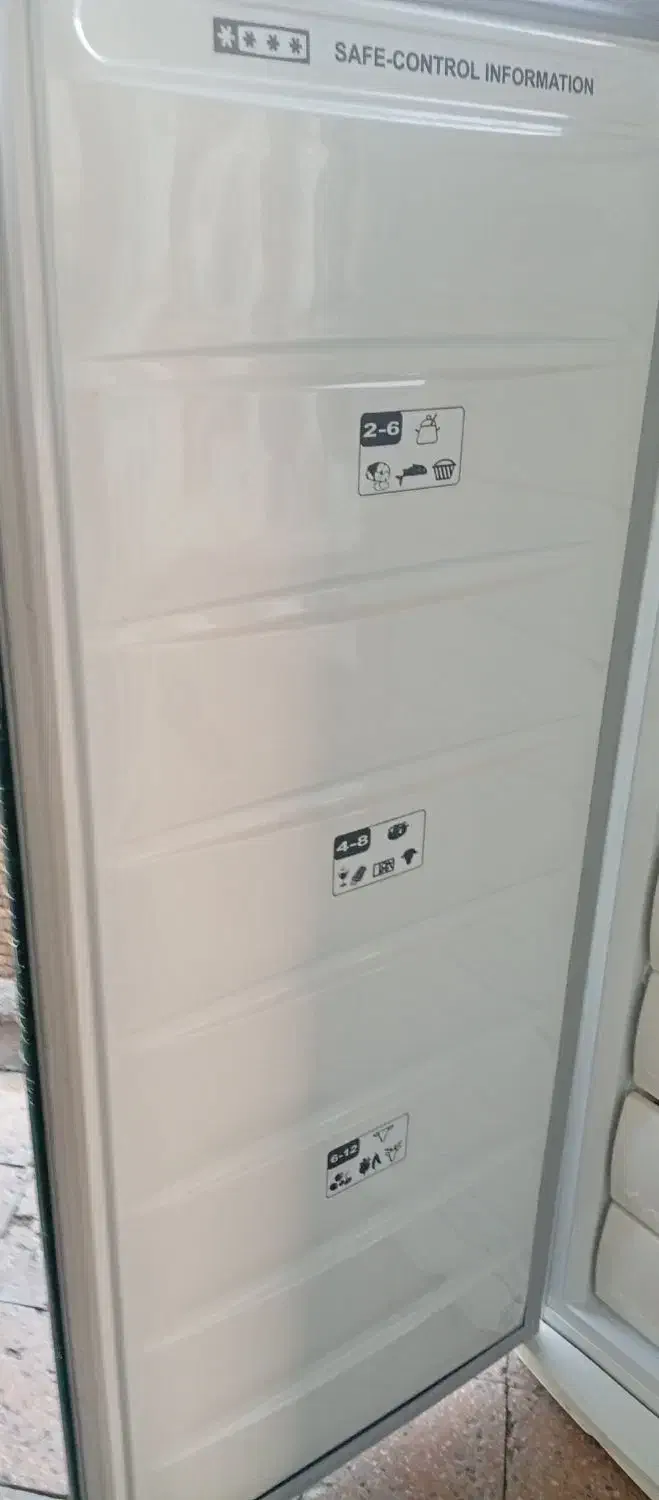 فریرزهشت کشابه۹۰۰۰۰۰۰ تومان|یخچال و فریزر|فولادشهر, مدیسه|دیوار