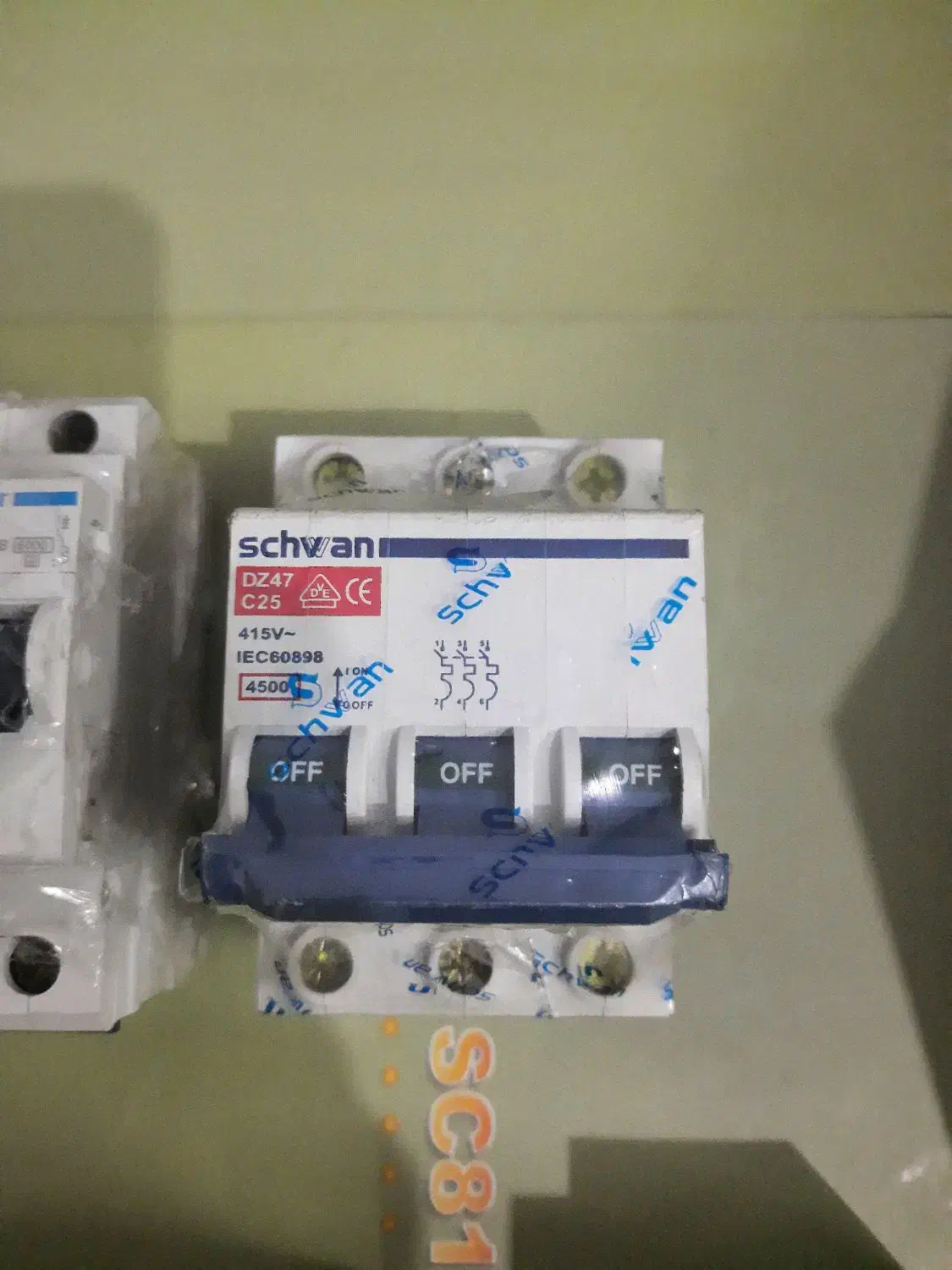 فیوز مینیاتوری و فیوز محافظ جان|ابزارآلات|کازرون, |دیوار