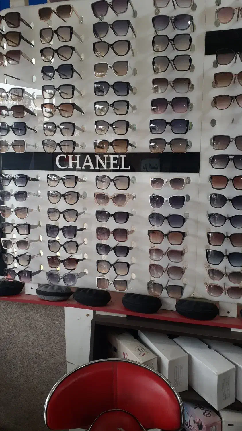 استند عینک|فروشگاه و مغازه|اندیشه, اندیشه فاز ۱|دیوار