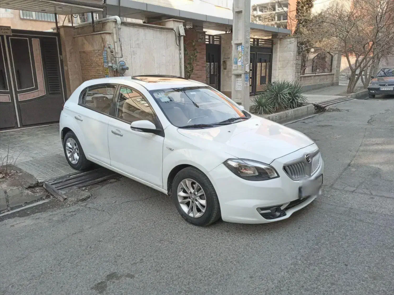 برلیانس h320 اتوماتیک|خودرو سواری و وانت|کرج, دهقان ویلا|دیوار