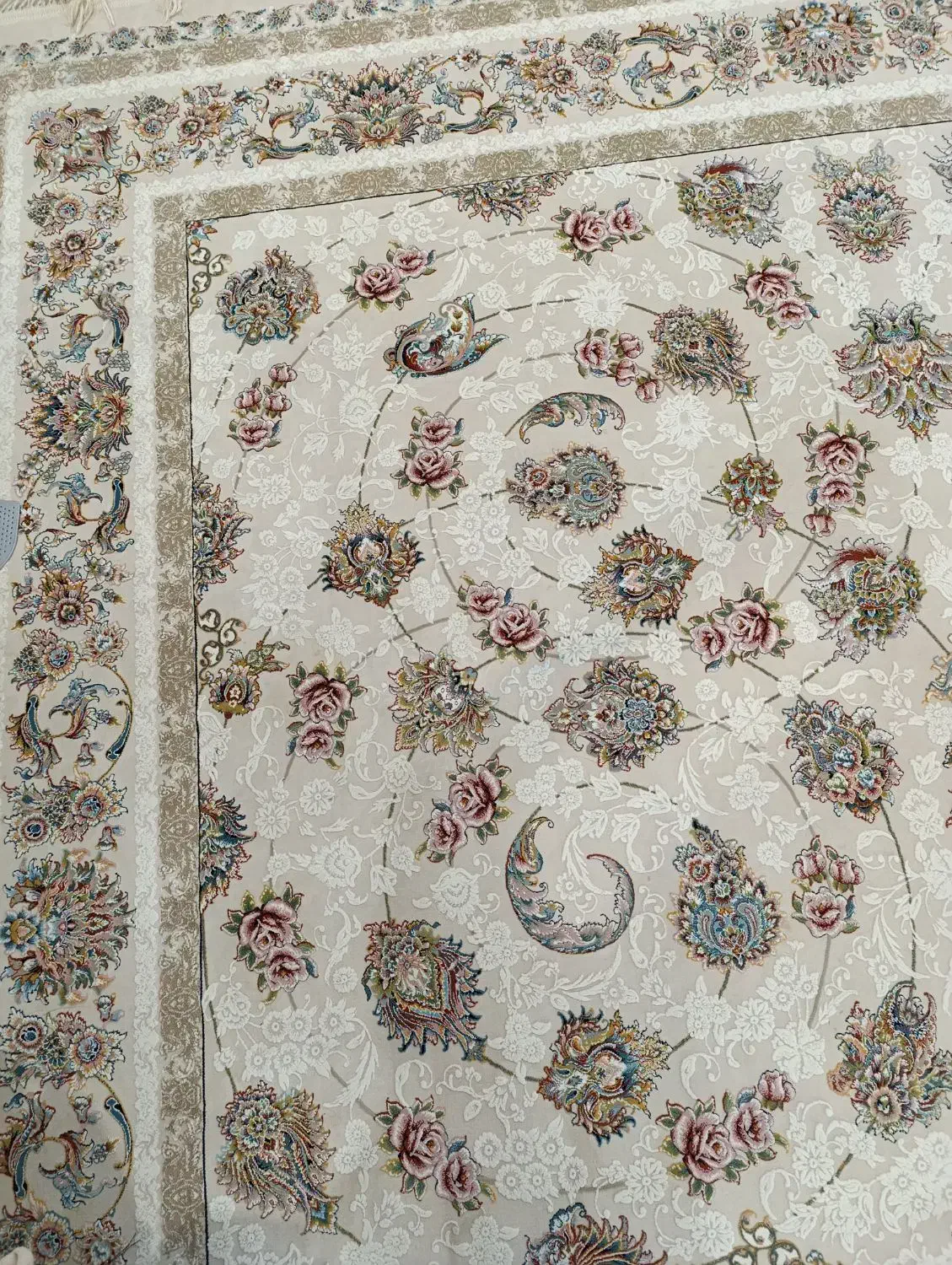 فرش|فرش|ری, ولی آباد|دیوار