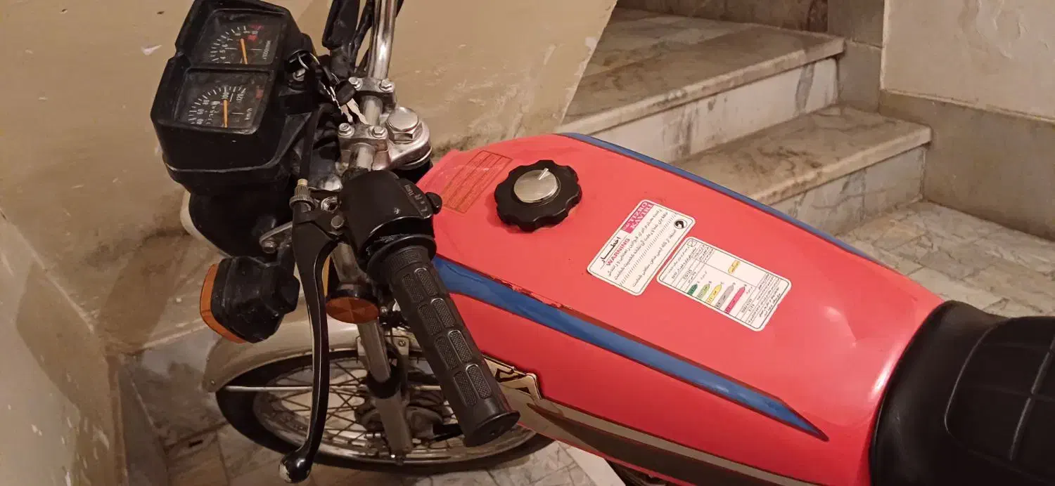 هوندا 125|موتورسیکلت|خمینی‌شهر, |دیوار