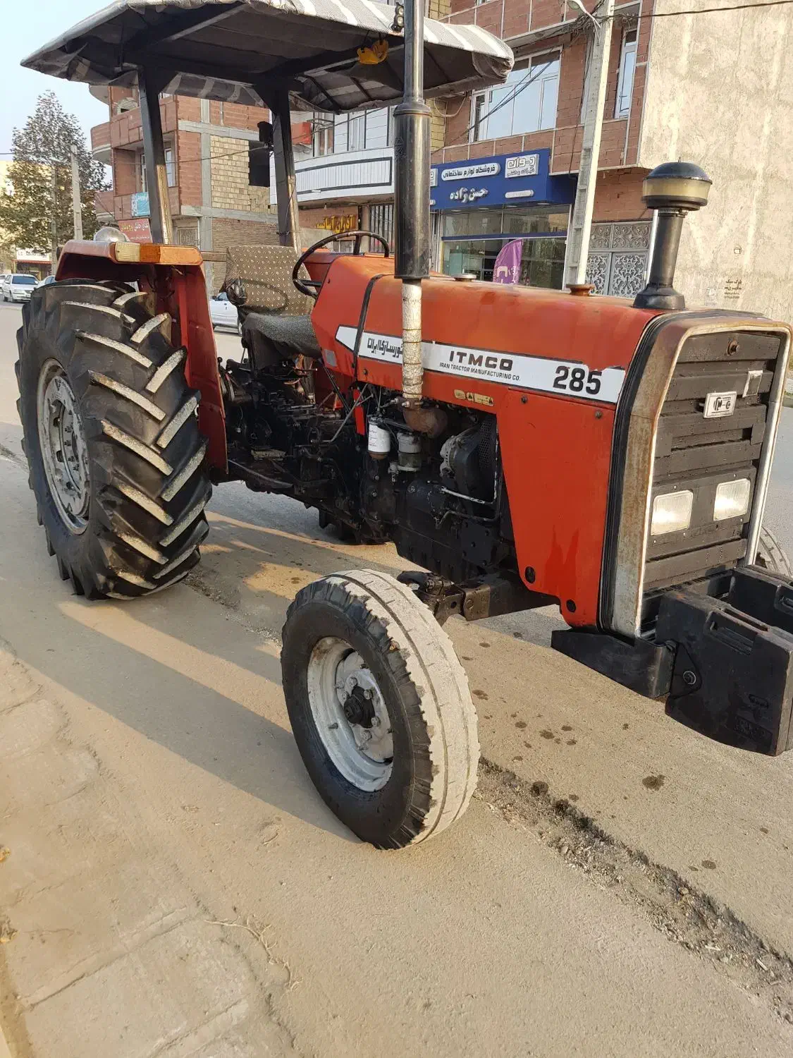 تراکتور مدل ۸۵|خودرو سنگین|پارس‌آباد, |دیوار