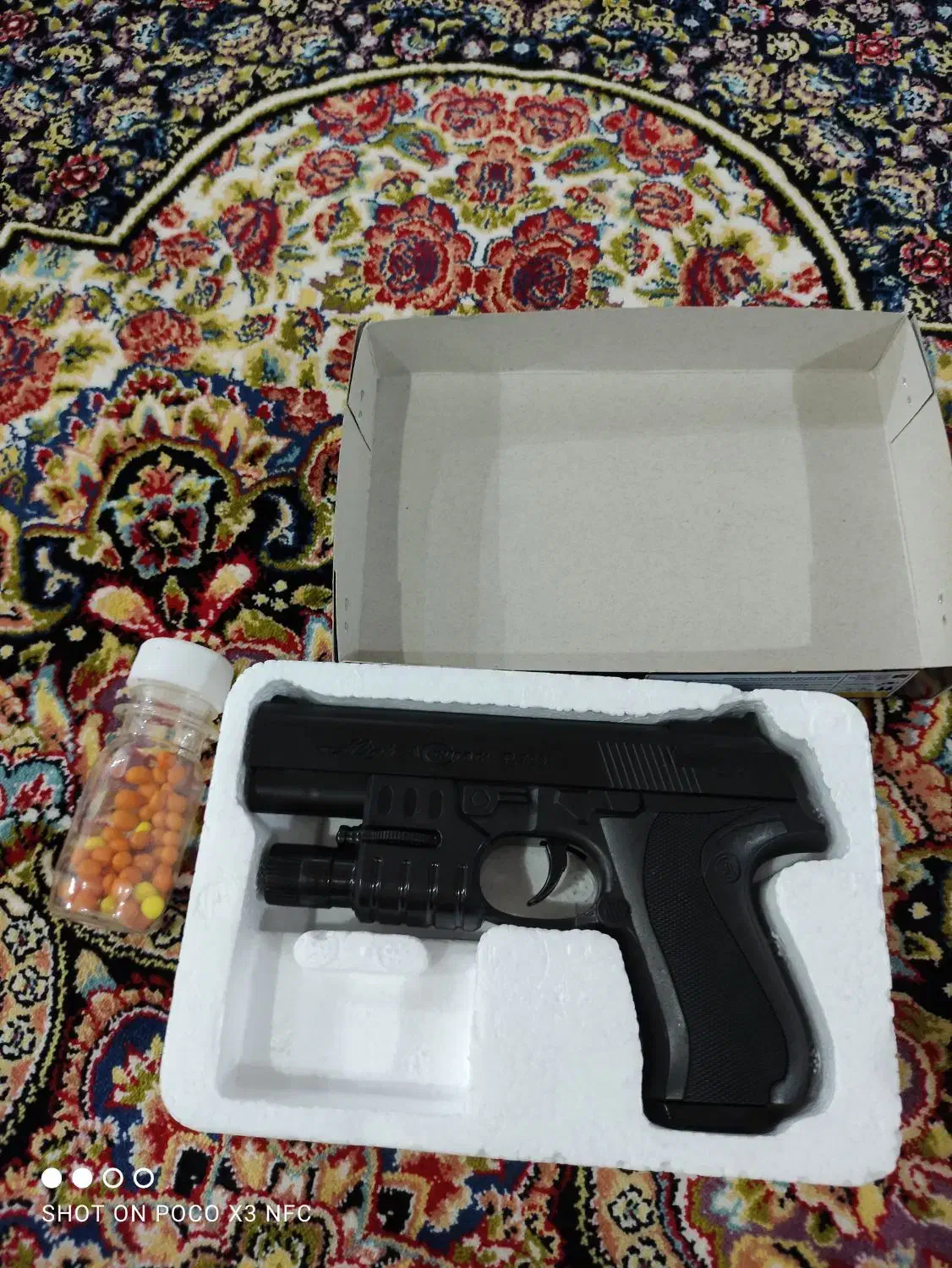 تفنگ مسلحی|اسباب‌بازی بچه|مریوان, |دیوار