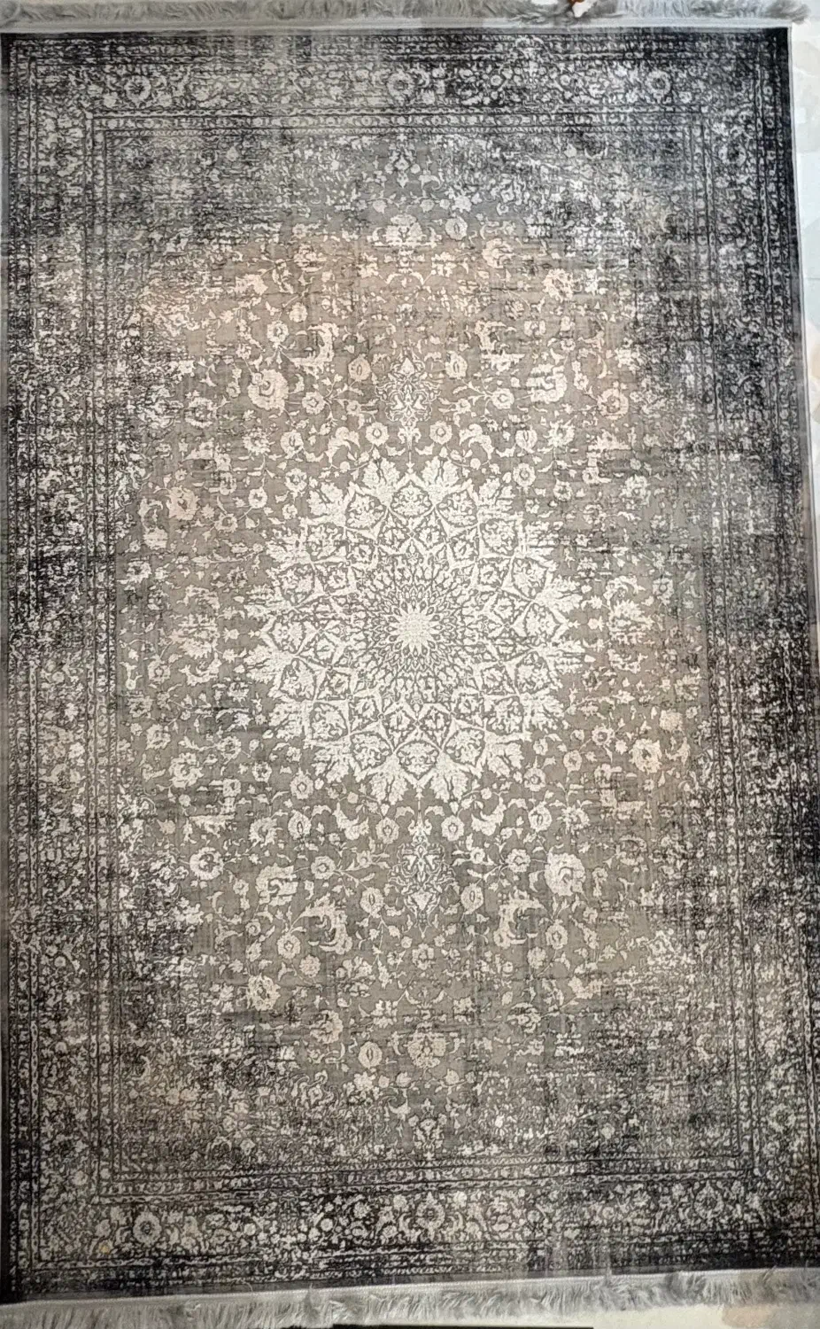 فرش وینتیج گل برجسته|فرش|اصفهان, شهید رجایی|دیوار