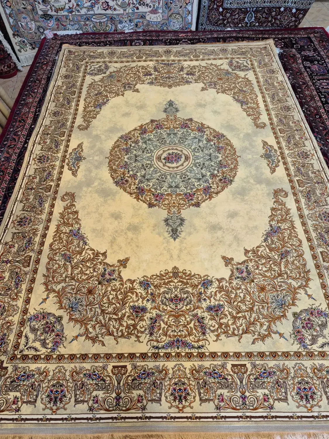 فرش ماشینی ۶ متری ۱۲۰۰ شانه. گالری فرش ایران|فرش|مشهد, حجت|دیوار