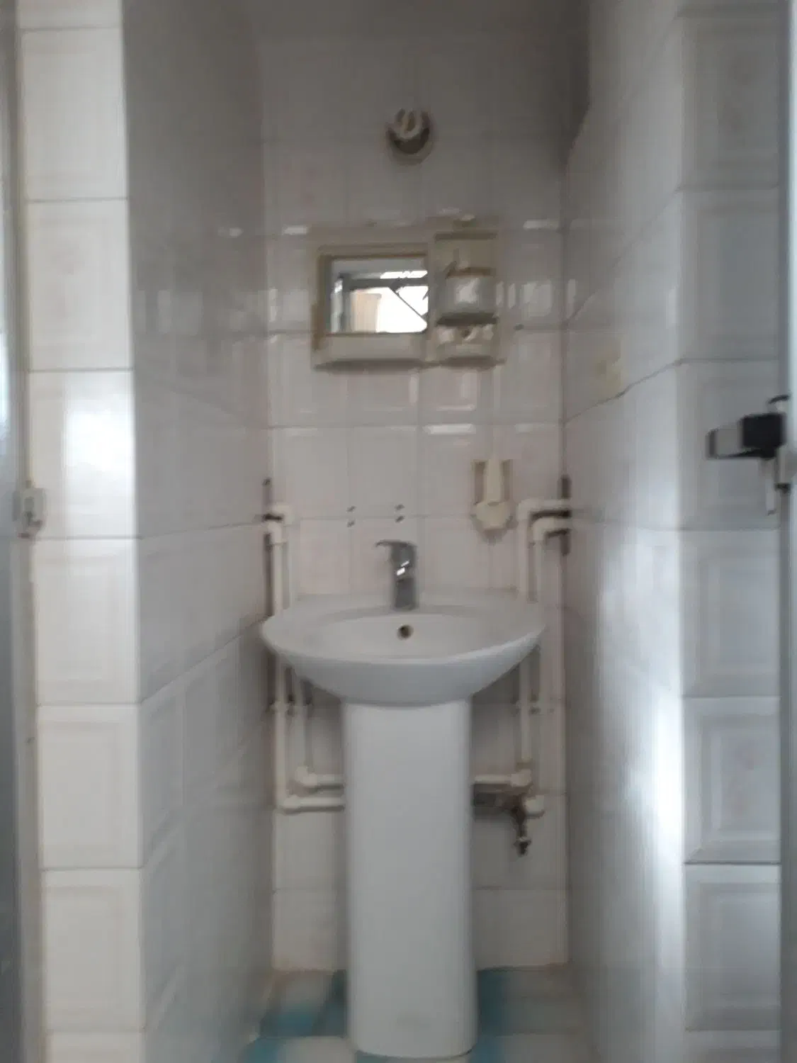 روشویی ودرب حمام وپنجره بهداشتی|حراج|ابریشم, |دیوار