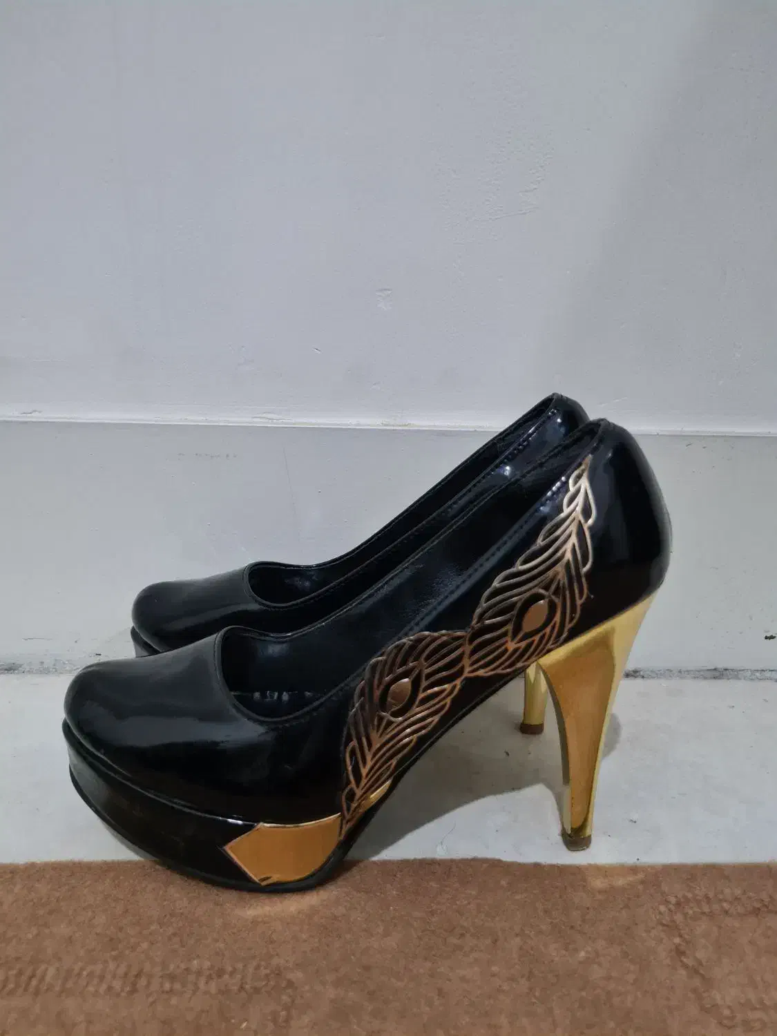 کفش زنانه مجلسی در حد|کیف، کفش، کمربند|قم, قلعه عموحسین|دیوار