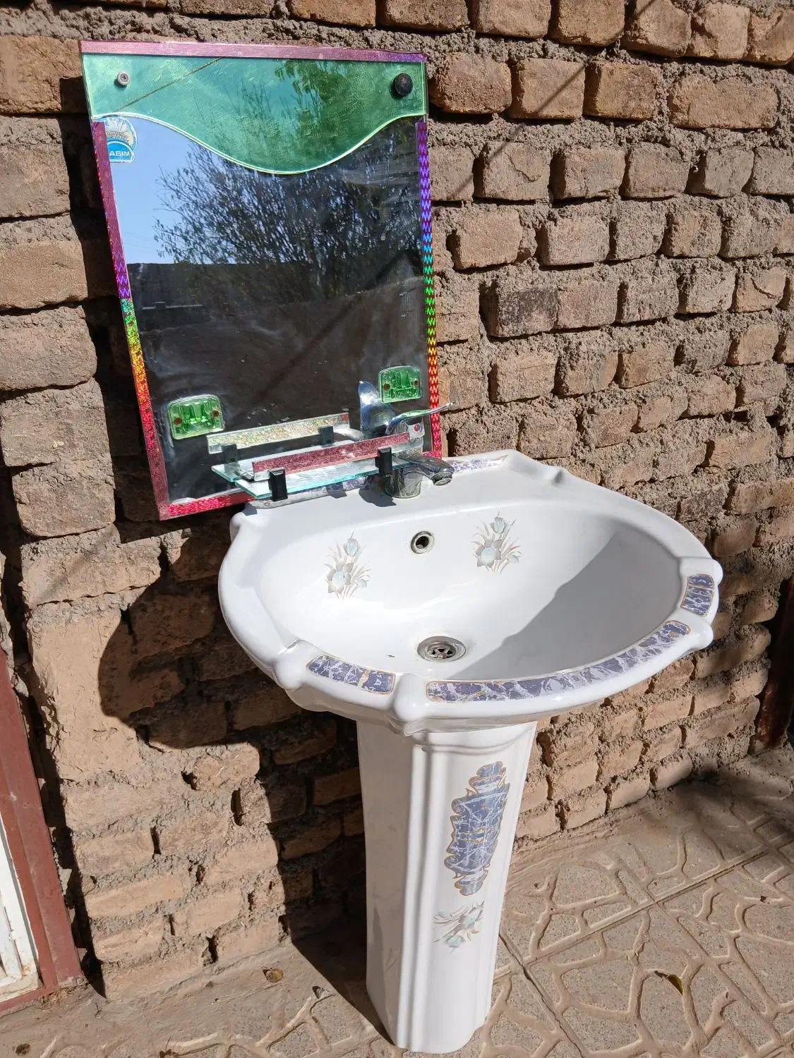 روشویی سرویس|لوازم سرویس بهداشتی|اراک, |دیوار