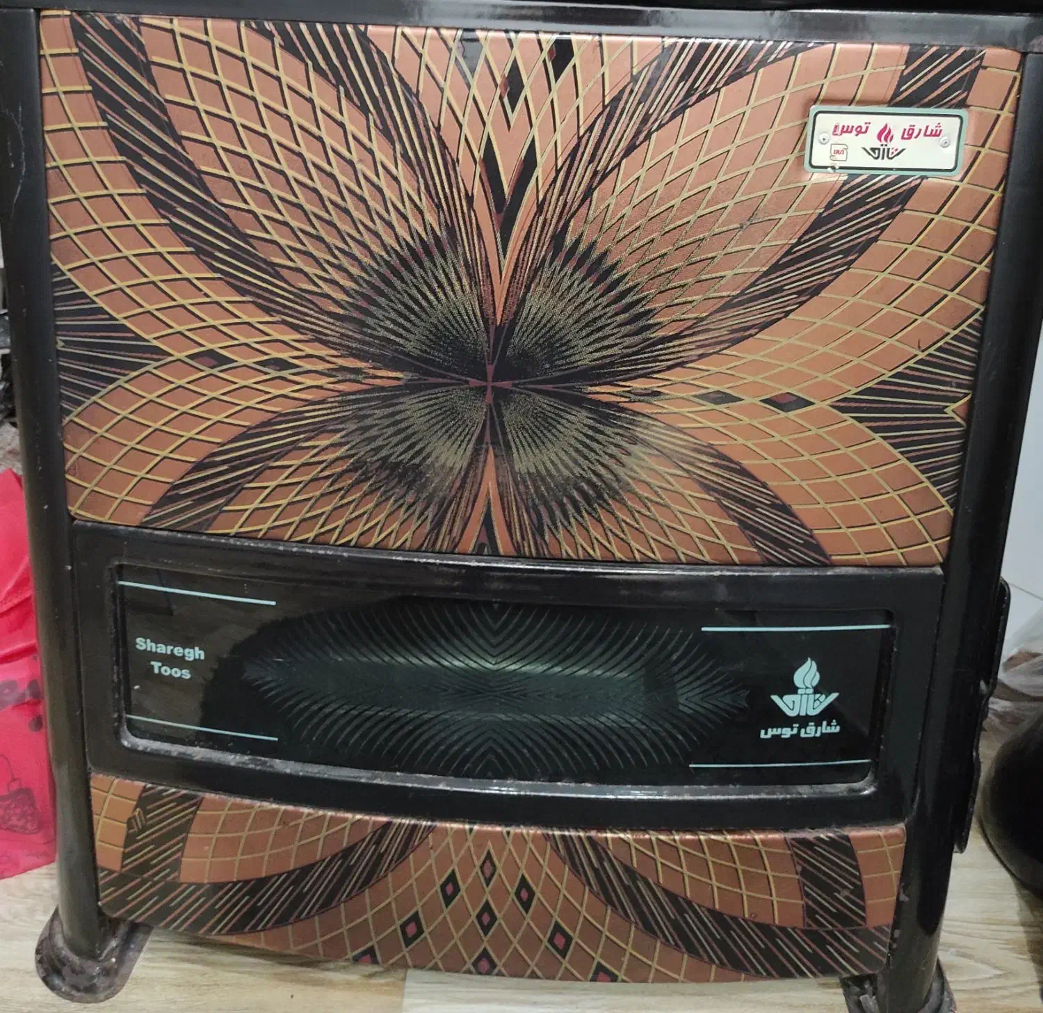 یک دستگاه بخاری با برند شارق توس|بخاری، هیتر، شومینه|لاهیجان, مهرگان|دیوار
