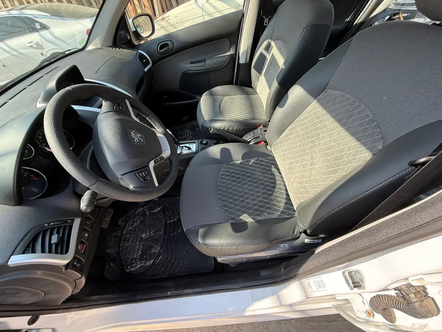 207 پانا اتوماتیک ۶ دنده|خودرو سواری و وانت|اصفهان, جنیران (لادان)|دیوار