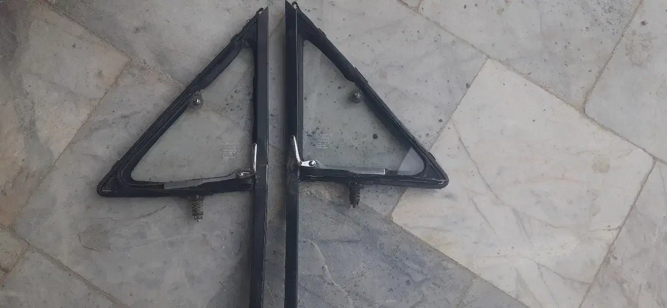 لچکی تویوتا ۲۰۰۰|قطعات یدکی و لوازم جانبی|سراوان, |دیوار