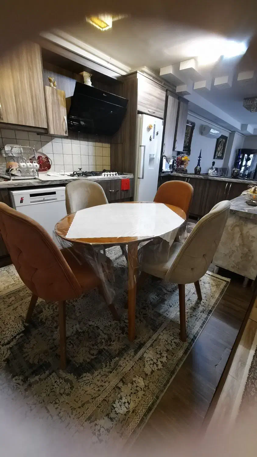 میز غذا خوری ۴ نفره|میز و صندلی غذاخوری|همدان, |دیوار