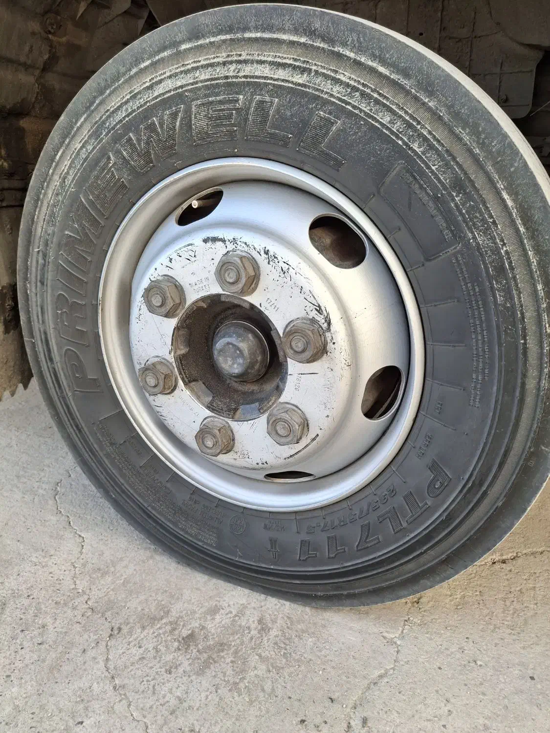 لاستیک تیوبلس ایسوزو|قطعات یدکی و لوازم جانبی|ری, اقدسیه|دیوار